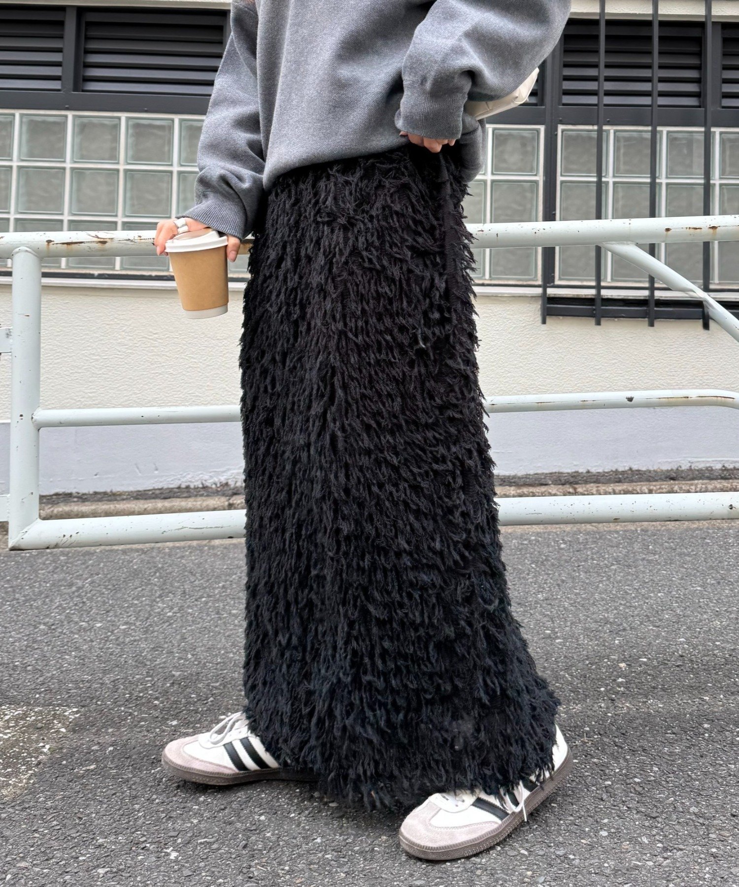 【チャオパニックティピー/CIAOPANIC TYPY】のフェザーフリンジナロースカート インテリア・キッズ・メンズ・レディースファッション・服の通販 founy(ファニー) 　ファッション　Fashion　レディースファッション　Fashion for Women　スカート　Skirts　ガーリー　Girly, Feminine Style　シンプル　Simple, Minimal　スウェット / スエット　Sweatshirt, Sweatwear　スニーカー　Sneakers, Trainers　スリット　Slit, Slit Detail　タートル　Turtleneck, Turtle Collar　A/W・秋冬　Autumn/Winter　おすすめ　Recommended / Our Picks　ブラック|ID: prp329100004829606 ipo3291000000035151552