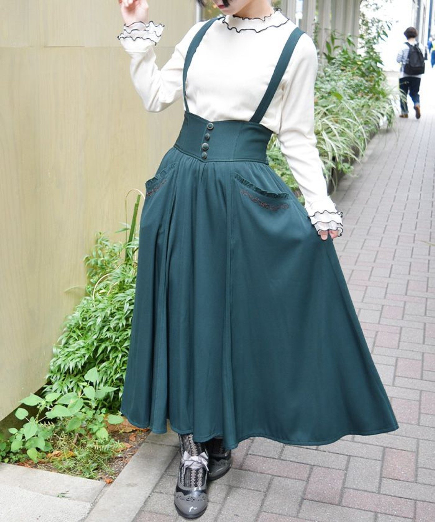 【アクシーズファム/axes femme】のサス付プチローズ刺繍スカート インテリア・キッズ・メンズ・レディースファッション・服の通販 founy(ファニー) 　ファッション　Fashion　レディースファッション　Fashion for Women　スカート　Skirts　おすすめ　Recommended / Our Picks　クラシカル　Classical, Vintage-Inspired　サスペンダー　Suspenders, Braces　バランス　Balance, Style Balance　ポケット　Pocket, Pocket Detail　メタル　Metal, Metal Parts　ローズ　Rose, Rose Motif　エレガント 上品　Elegant　Dグリーン|ID: prp329100004829625 ipo3291000000035151775