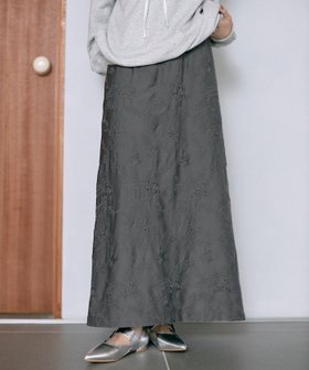 【フリークスストア/FREAK'S STORE】のフラワー刺繍 Iライン イージースカート 25AW 人気、トレンドファッション・服の通販 founy(ファニー) ファッション Fashion レディースファッション Fashion for Women スカート Skirts 2025年 2025 2025-2026秋冬・A/W Autumn/Winter 2025–26 AW25–26 冬 Winter / This Winter おすすめ Recommended / Our Picks クラシカル Classical, Vintage-Inspired ジャケット Jacket, Outerwear スリット Slit, Slit Detail フラワー Flower, Floral エレガント 上品 Elegant 楽ちん Easy Fit, Comfortable A/W・秋冬 Autumn/Winter |ID:prp329100004829627