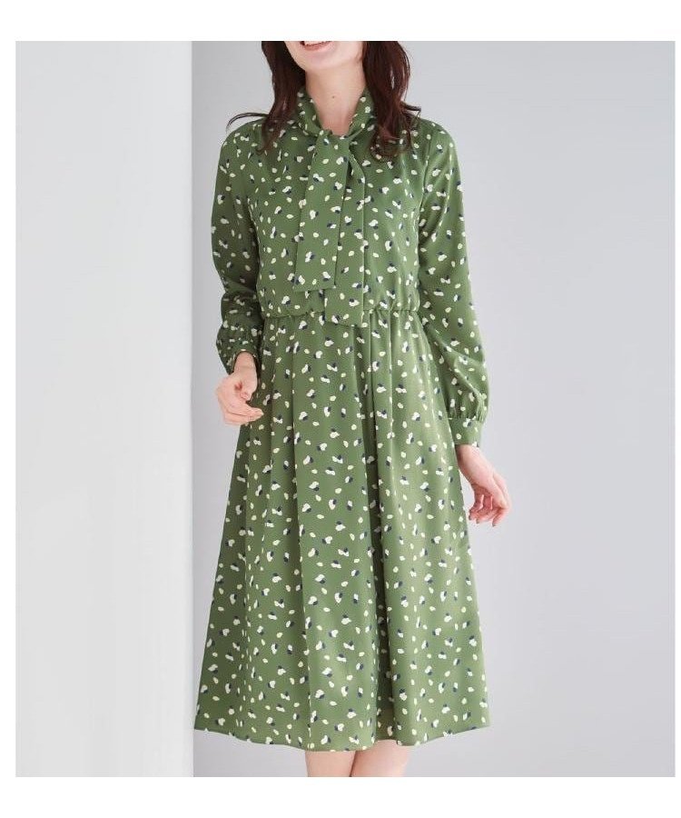 【リフレクト/Reflect】の【通勤・おでかけにおすすめ◎】フラワープリントボウタイワンピース インテリア・キッズ・メンズ・レディースファッション・服の通販 founy(ファニー) 　ファッション　Fashion　レディースファッション　Fashion for Women　ワンピース　Dresses　カフス　Cuff Design　ギャザー　Gathered, Ruffled　スマート　Smart, Elegant　ドレープ　Drape, Draping Fabric　長袖　Long Sleeve, Full Sleeve　フェミニン　Feminine, Girly　ブラウジング　Blouson Silhouette, Cinched Waist　プリント　Print, Printed Pattern　ポケット　Pocket, Pocket Detail　ヨーク　Yoke, Yoke Design　おすすめ　Recommended / Our Picks　エレガント 上品　Elegant　ビジネス 仕事 通勤　Business / Work / Commuting　カーキ|ID: prp329100004829642 ipo3291000000035151983