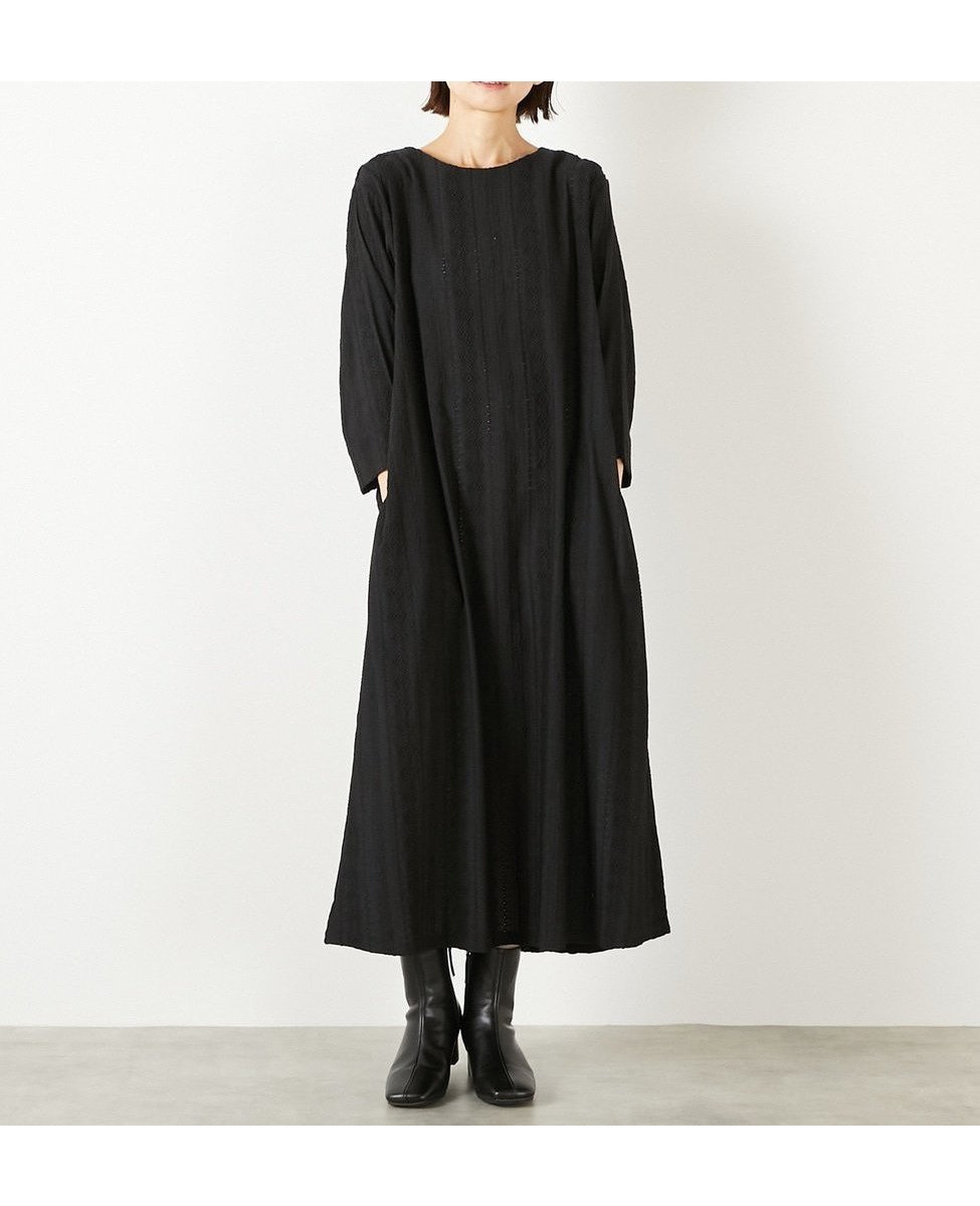 【メルローズ クレール/MELROSE claire】の【カットジャガードロングワンピース】 インテリア・キッズ・メンズ・レディースファッション・服の通販 founy(ファニー) 　ファッション　Fashion　レディースファッション　Fashion for Women　ワンピース　Dresses　アイレット　Eyelet Lace　ポケット　Pocket, Pocket Detail　リラックス　Relax, Relaxed Fit　ロング　Long, Long-Length　無地　Plain, Solid Color　ブラック|ID: prp329100004829670 ipo3291000000035152544