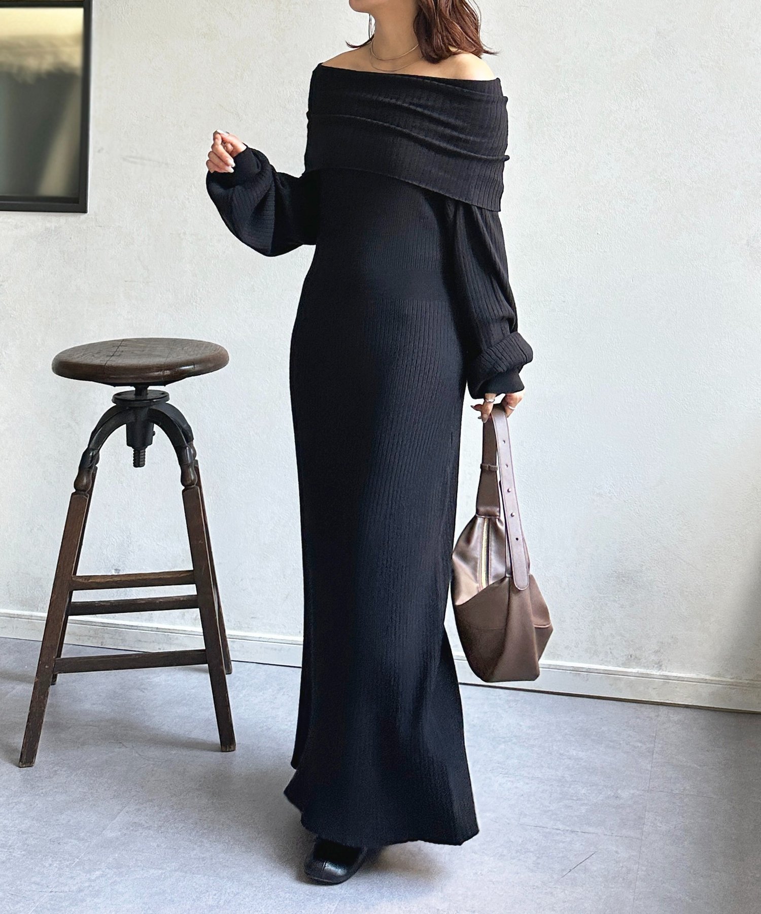 【ゼヴォン/Thevon】のオフショルニットワンピース 人気、トレンドファッション・服の通販 founy(ファニー) ファッション Fashion レディースファッション Fashion for Women ワンピース Dresses ニットワンピース Knit Dresses カーディガン Cardigan, Knitwear シンプル Simple, Minimal セットアップ Set-Up, Coordinated Outfit ダウン Down, Puffer デコルテ Décolleté, Neckline トレンド Trend, Trending Now ネックレス Necklace, Pendant Necklace ビスチェ Bustier, Corset Top フェミニン Feminine, Girly A/W・秋冬 Autumn/Winter 再入荷 Restock / Back in Stock おすすめ Recommended / Our Picks エレガント 上品 Elegant 2025年 2025 2025-2026秋冬・A/W Autumn/Winter 2025–26 AW25–26 other-1|ID: prp329100004829671 ipo3291000000035152547