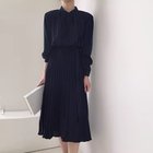 【ミニミニストア/miniministore】のロングワンピース 長袖プリーツワンピ韓国 人気、トレンドファッション・服の通販 founy(ファニー) ファッション Fashion レディースファッション Fashion for Women ワンピース Dresses 秋 Autumn スタンド Stand Collar, Upright Stand トレンド Trend, Trending Now ドレス Dress, One-Piece 長袖 Long Sleeve, Full Sleeve フレア Flare, Flared プリーツ Pleats, Pleated ベーシック Basic, Essential リボン Ribbon, Bow ロング Long, Long-Length エレガント 上品 Elegant thumbnail ネイビー|ID: prp329100004829685 ipo3291000000035152962
