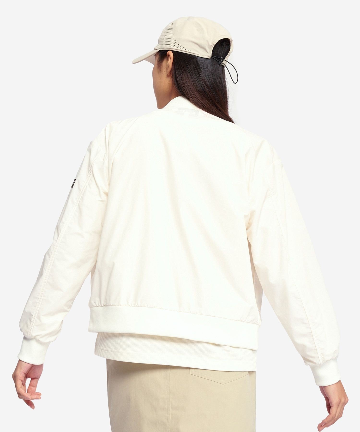 【エーグル/AIGLE】のSOLOTEX UVカット 撥水 ライトウェイト ショート丈MA-1ブルゾン インテリア・キッズ・メンズ・レディースファッション・服の通販 founy(ファニー) 　ファッション　Fashion　レディースファッション　Fashion for Women　アウター　Coat / Outerwear Collection　ブルゾンジャケット・スポーティアウター　Blouson Jackets　MA-1ジャケット　MA-1 Bomber Jackets / Flight Jackets　ショート　Short, Short Length　パッチ　Patch, Appliqué　ブルゾン　Blouson, Bomber Jacket　ポケット　Pocket, Pocket Detail　人気　Popular, Best Seller　ホワイト|ID: prp329100004829697 ipo3291000000035153175