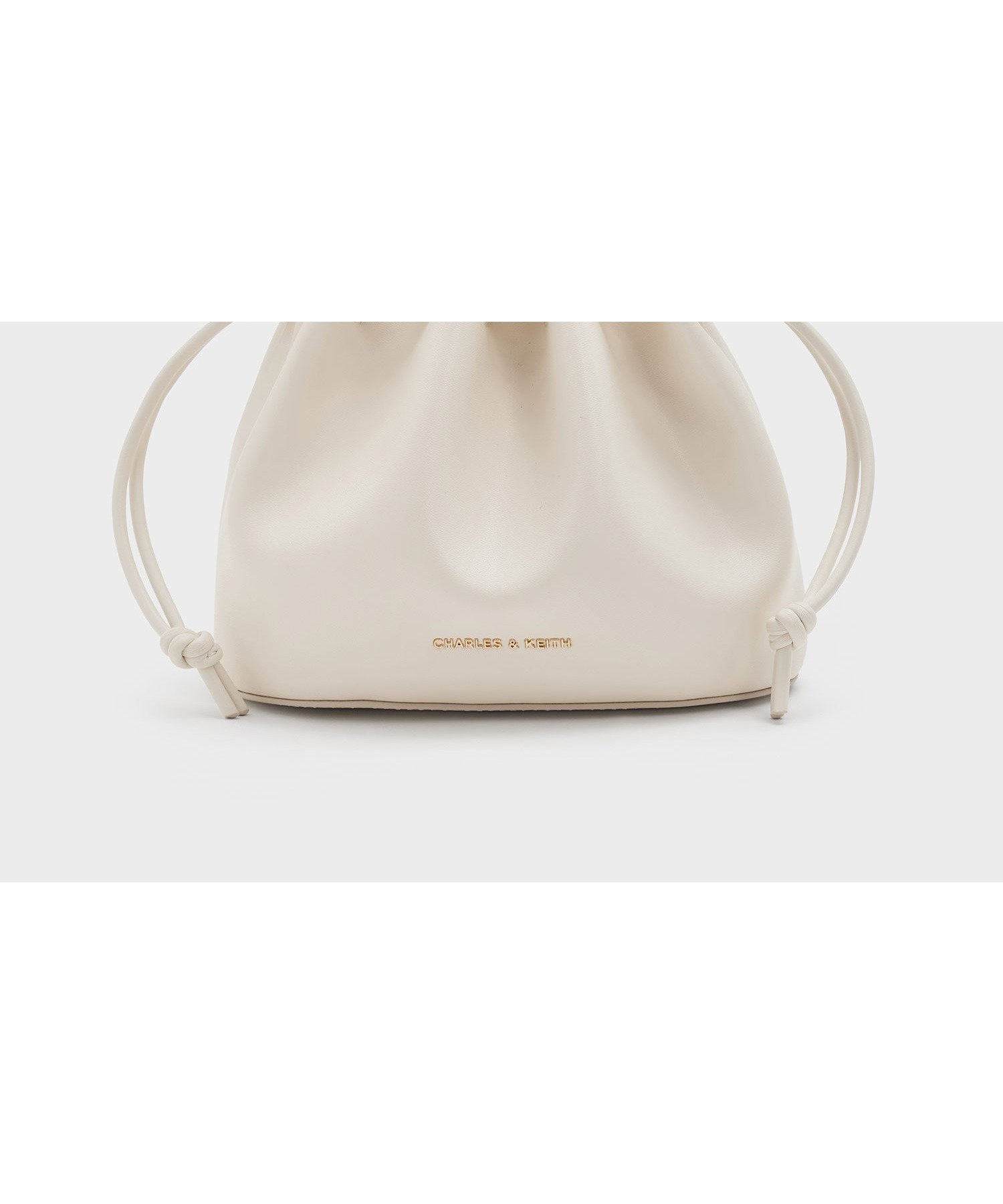 【チャールズ アンド キース/CHARLES & KEITH】のSammie サミー ドローストリング バケットバッグ インテリア・キッズ・メンズ・レディースファッション・服の通販 founy(ファニー) 　ファッション　Fashion　レディースファッション　Fashion for Women　バッグ　Bags　ドローストリング　Drawstring, Pull Cord　Cream|ID: prp329100004829774 ipo3291000000035154273
