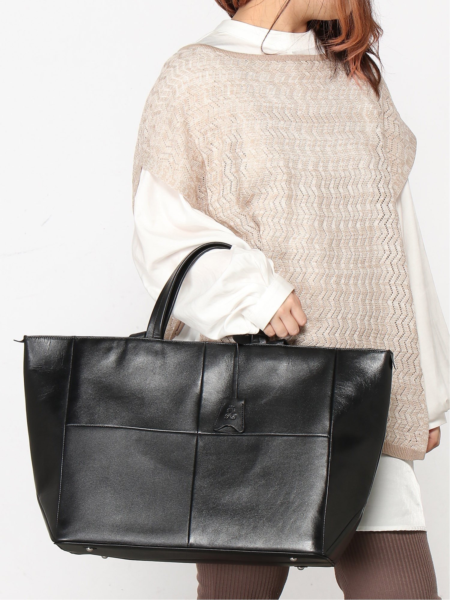 【ロワード/LOWARD】のP.I.D/バッグ インテリア・キッズ・メンズ・レディースファッション・服の通販 founy(ファニー) ファッション Fashion レディースファッション Fashion for Women バッグ Bags おすすめ Recommended / Our Picks なめらか Smooth, Silky Texture シンプル Simple, Minimal ポケット Pocket, Pocket Detail マグネット Magnet, Magnetic Closure 旅行 Travel 財布 Wallet, Purse クロ|ID: prp329100004829776 ipo3291000000035154291