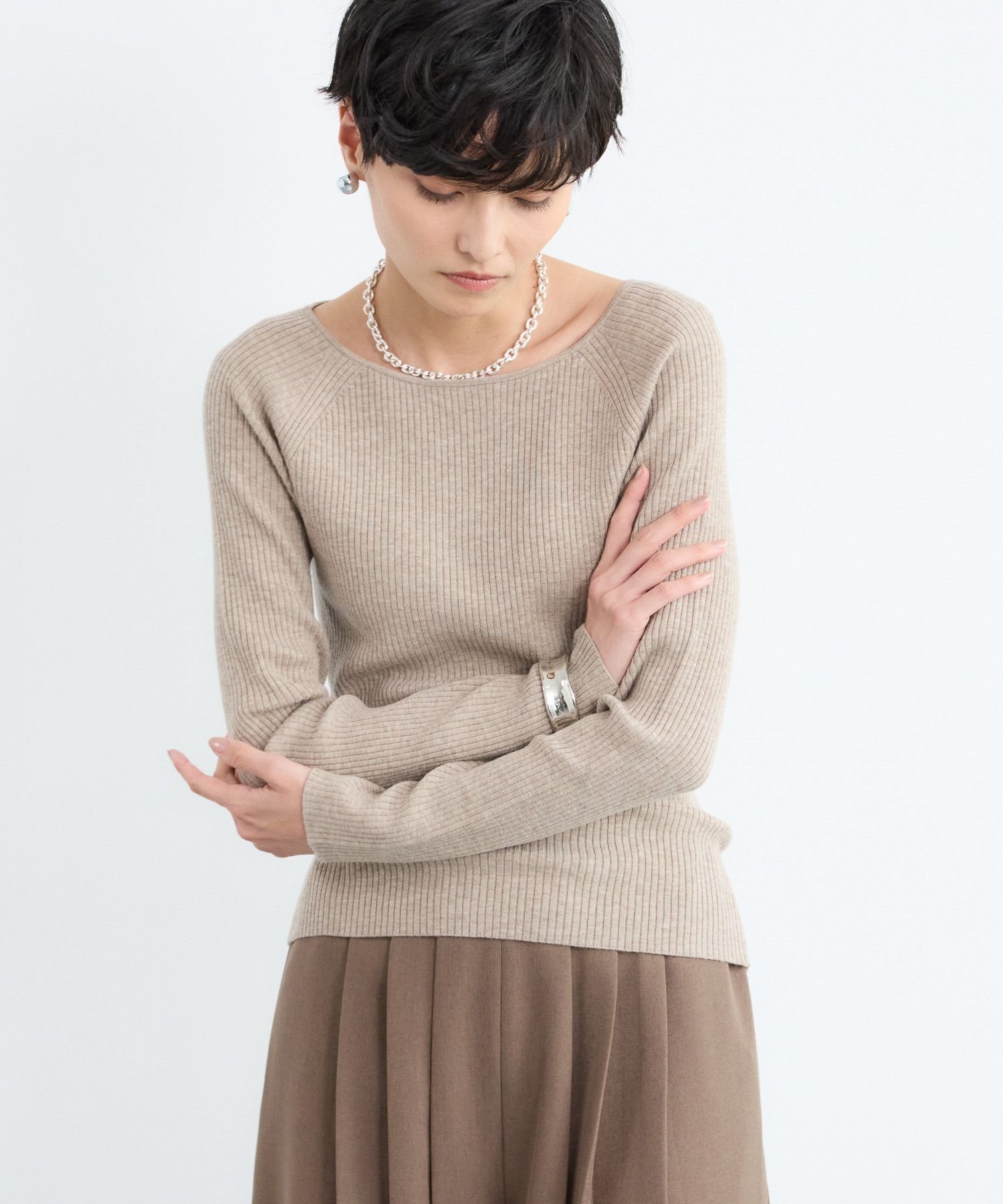 【バンヤードストーム/BARNYARDSTORM】のリブボートネックニット インテリア・キッズ・メンズ・レディースファッション・服の通販 founy(ファニー) ファッション Fashion レディースファッション Fashion for Women トップス・カットソー Cut & Sew Tops ニット Knit Tops & Sweaters シンプル Simple, Minimal デコルテ Décolleté, Neckline フィット Fit, Slim Fit リブニット Rib Knit, Ribbed Knit ワイド Wide, Wide Fit エレガント 上品 Elegant 今季 This Season, Current Season ビジネス 仕事 通勤 Business / Work / Commuting ベージュ55|ID: prp329100004829793 ipo3291000000035154465