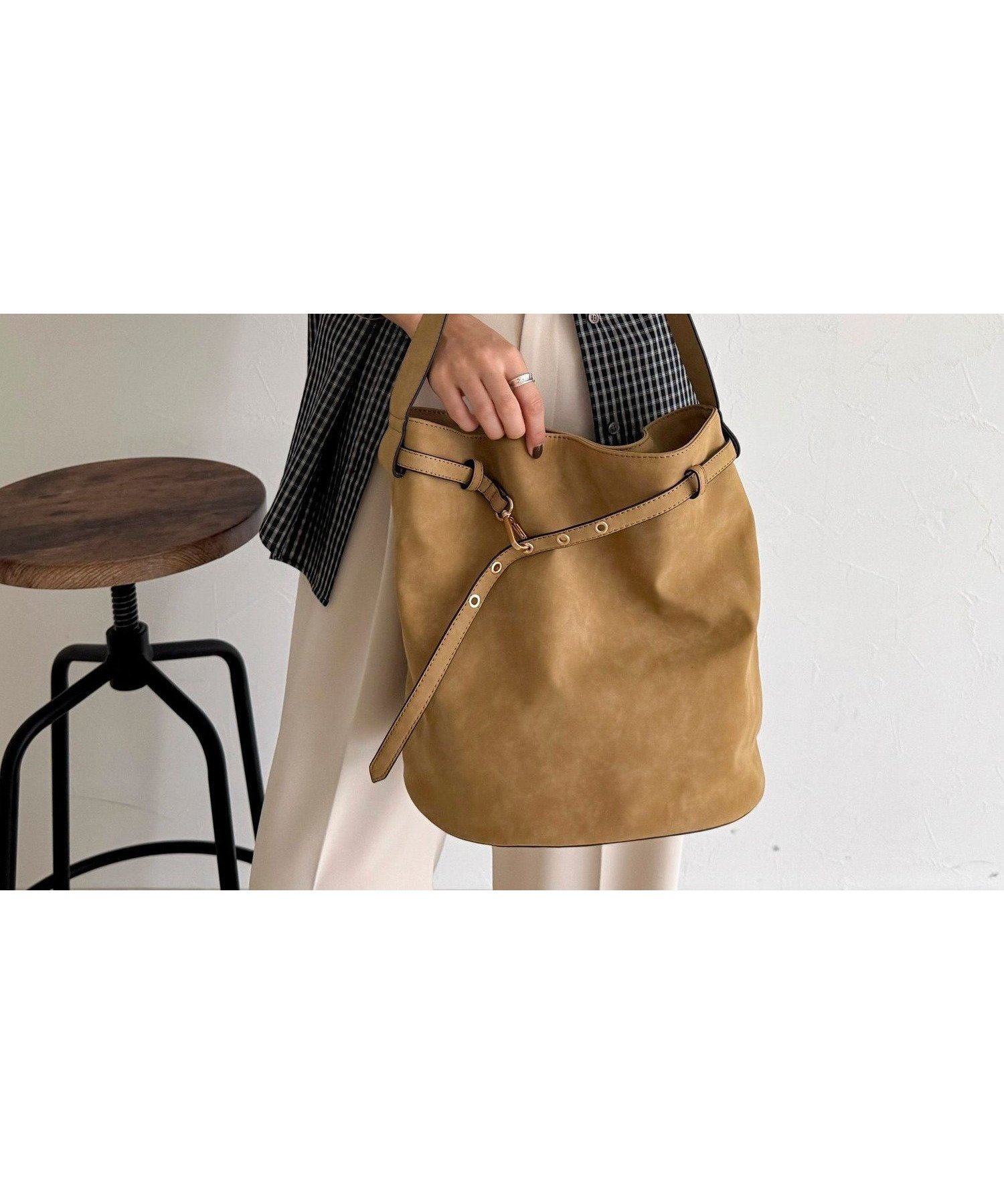 【フレディ&グロスター/FREDY&GLOSTER】の【WEB限定カラー】スエードベルトホーボーバッグ インテリア・キッズ・メンズ・レディースファッション・服の通販 founy(ファニー) ファッション Fashion レディースファッション Fashion for Women バッグ Bags ベルト&ウエストマーク Belts & Waist Accessories 2025年 2025 2025-2026秋冬・A/W Autumn/Winter 2025–26 AW25–26 ジップ Zip, Zipper スマート Smart, Elegant ポケット Pocket, Pocket Detail ポーチ Pouch, Small Case 傘 Umbrella, Parasol 再入荷 Restock / Back in Stock A/W・秋冬 Autumn/Winter 財布 Wallet, Purse ベージュ|ID: prp329100004829834 ipo3291000000035154983