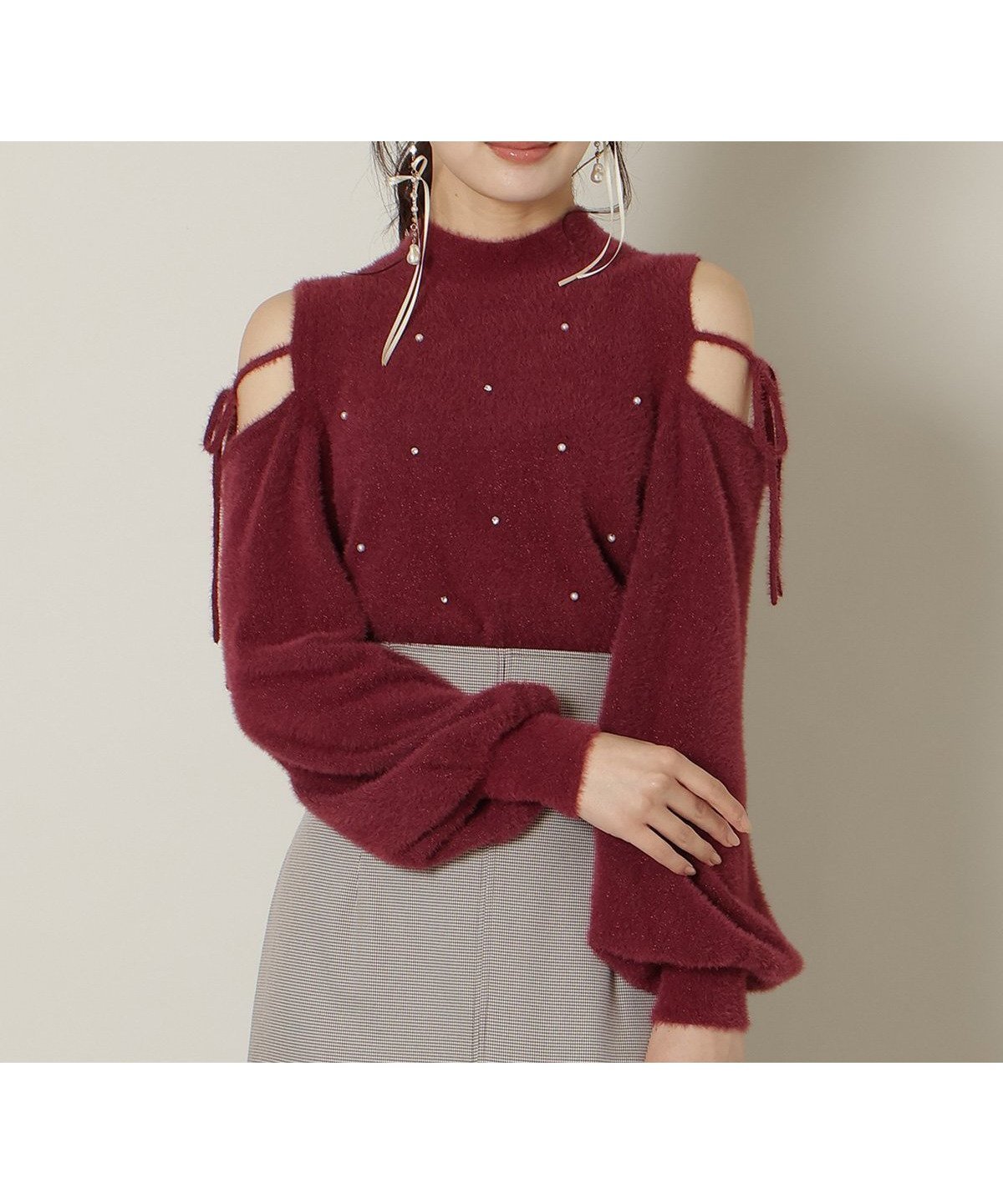 【ウィルセレクション/WILLSELECTION】のパールビジューフェザーニットトップス インテリア・キッズ・メンズ・レディースファッション・服の通販 founy(ファニー) 　ファッション　Fashion　レディースファッション　Fashion for Women　トップス・カットソー　Cut & Sew Tops　ニット　Knit Tops & Sweaters　ショルダー　Shoulder, Shoulder Strap　ハイネック　High Neck, Mock Neck　パール　Pearl, Pearl Accent　ビジュー　Bijou, Jewel-like Accent　フェザー　Feather, Feather Detail　フロント　Front, Front Design　リボン　Ribbon, Bow　ボルドー|ID: prp329100004829872 ipo3291000000035155330