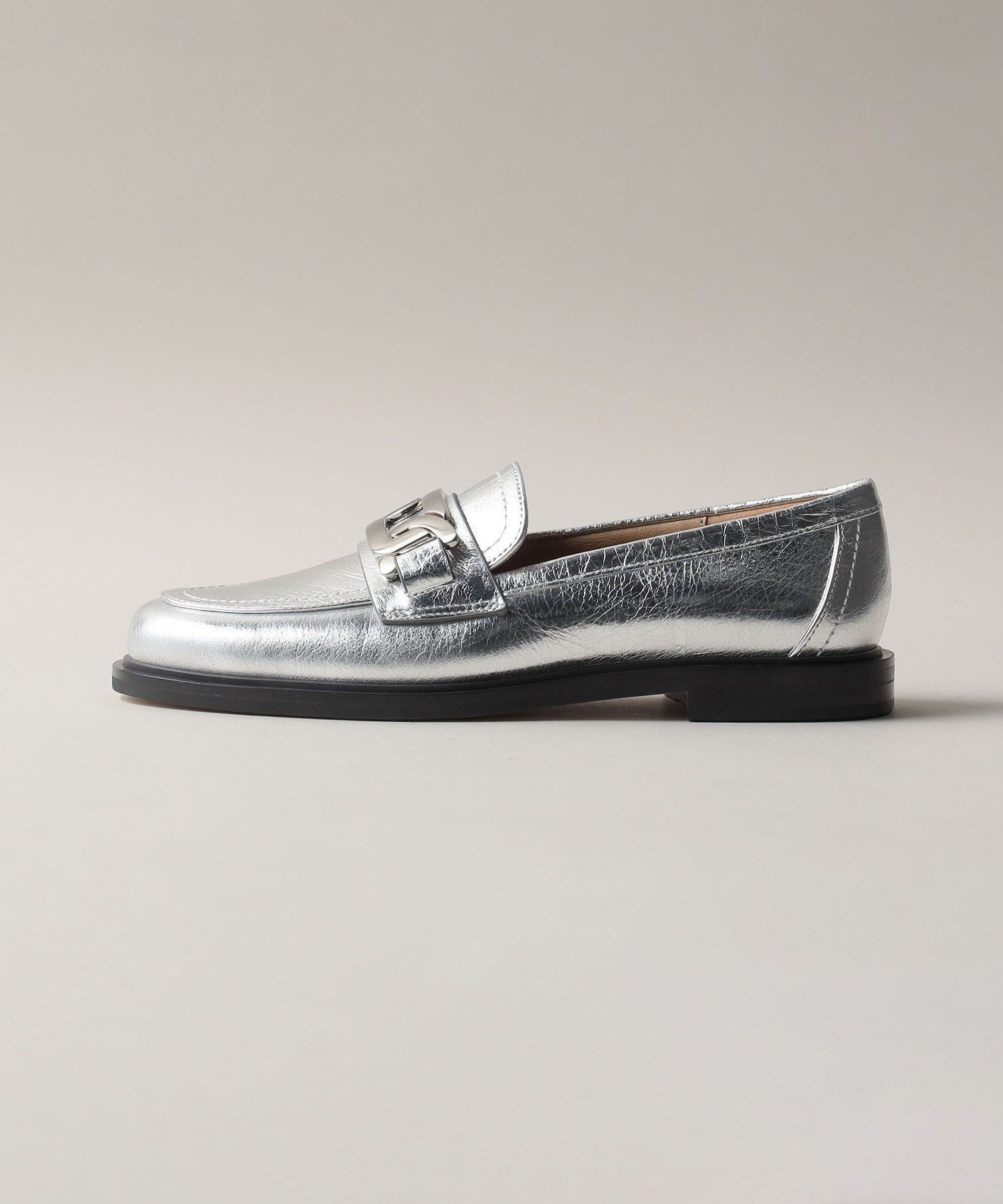 【ユナイテッドアローズ/UNITED ARROWS】のチェーンモチーフローファー フラット20↑ インテリア・キッズ・メンズ・レディースファッション・服の通販 founy(ファニー) 　ファッション　Fashion　レディースファッション　Fashion for Women　エナメル　Patent Leather　シルバー　Silver, Metallic Silver　シンプル　Simple, Minimal　スタイリッシュ　Stylish, Fashionable　チェーン　Chain, Chain Strap　フラット　Flat, Flat Shoes　モチーフ　Motif, Design Theme　アウトレット　Outlet / Clearance　SILVER|ID: prp329100004829973 ipo3291000000035156220