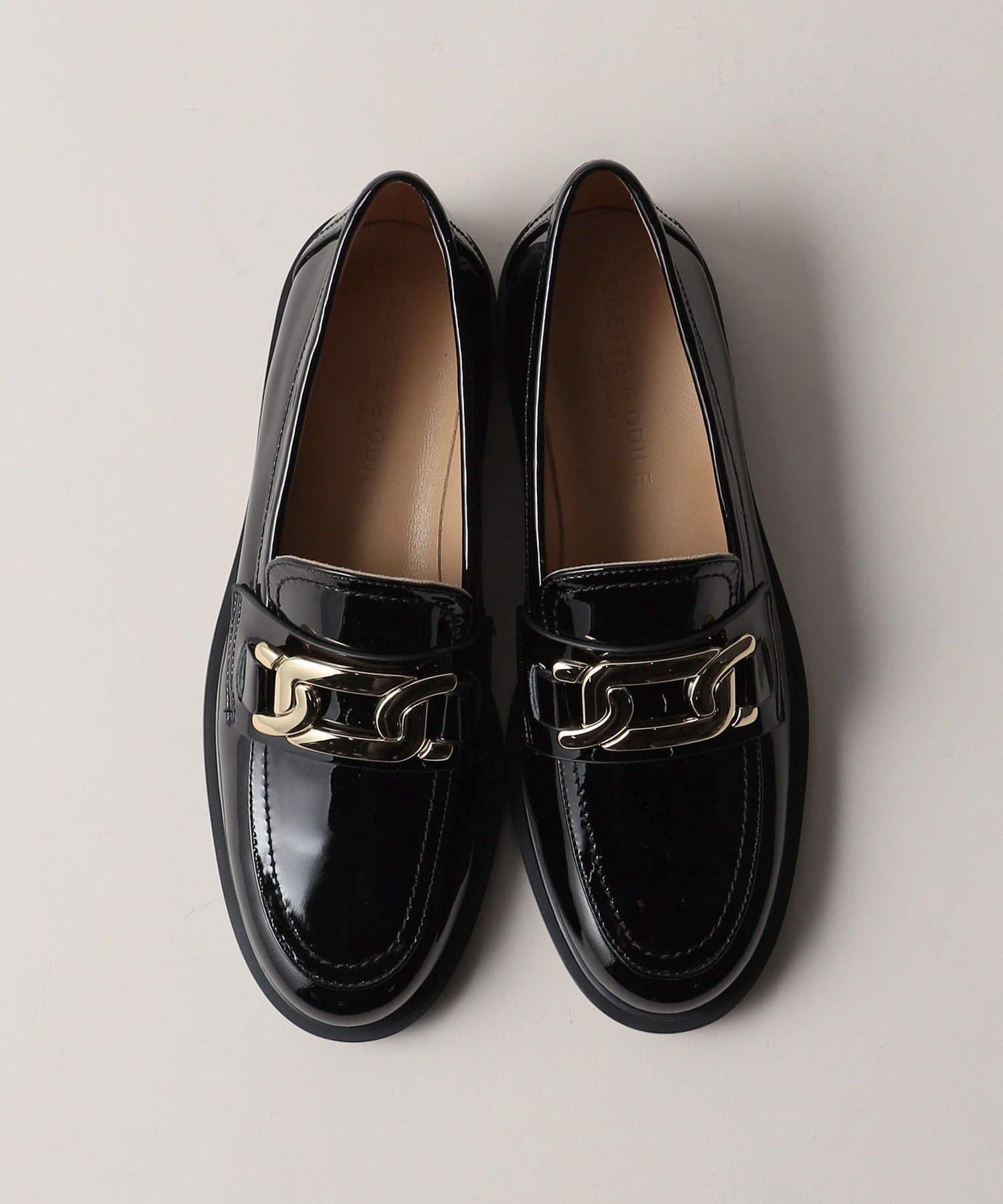 【ユナイテッドアローズ/UNITED ARROWS】のチェーンモチーフローファー フラット20↑ インテリア・キッズ・メンズ・レディースファッション・服の通販 founy(ファニー) 　ファッション　Fashion　レディースファッション　Fashion for Women　エナメル　Patent Leather　シルバー　Silver, Metallic Silver　シンプル　Simple, Minimal　スタイリッシュ　Stylish, Fashionable　チェーン　Chain, Chain Strap　フラット　Flat, Flat Shoes　モチーフ　Motif, Design Theme　アウトレット　Outlet / Clearance　BLACK|ID: prp329100004829973 ipo3291000000035156221