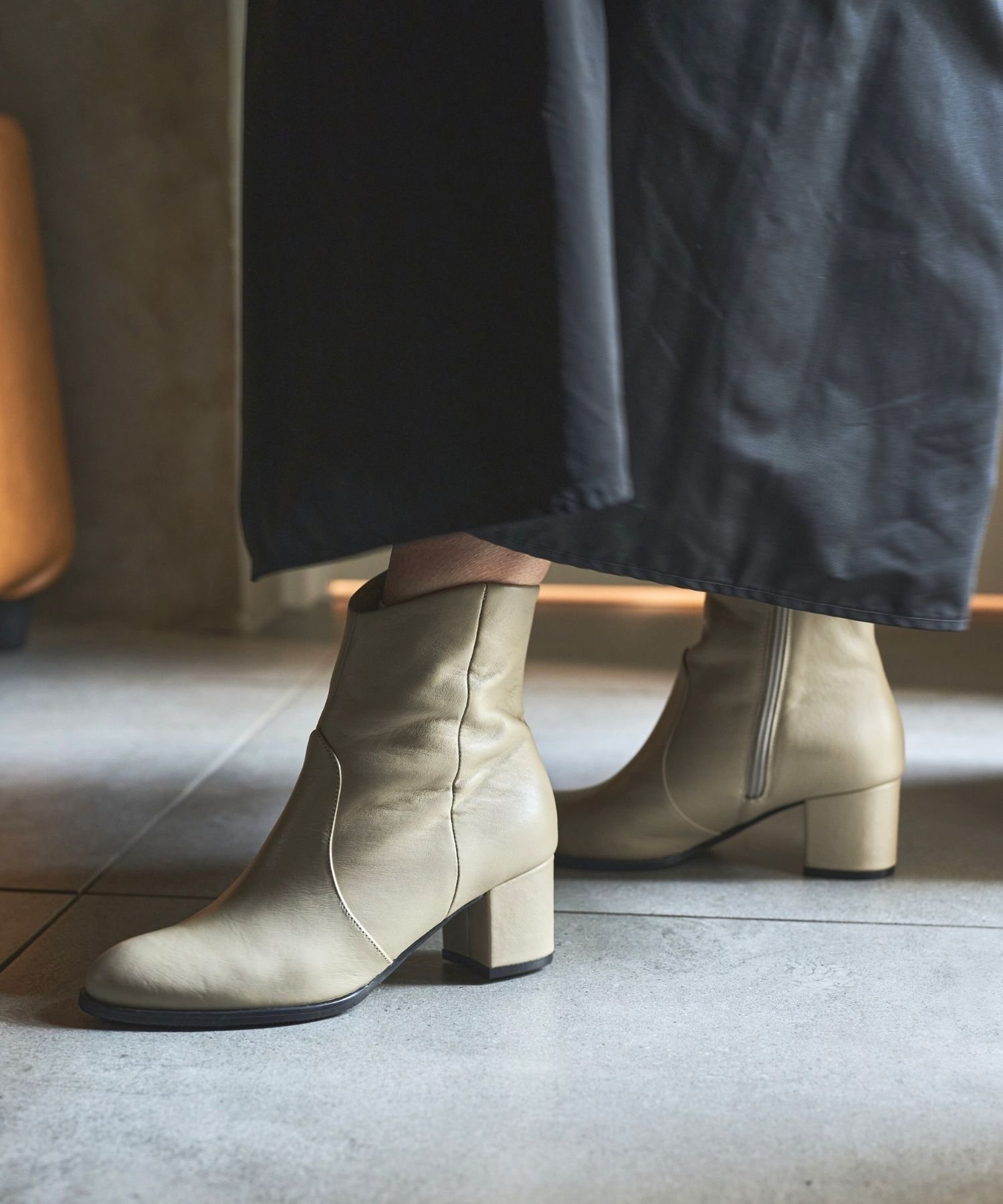 【セブン トゥエルブ サーティ/SEVEN TWELVE THIRTY】のソフトレザーウエスタンカットショートブーツ インテリア・キッズ・メンズ・レディースファッション・服の通販 founy(ファニー) 　ファッション　Fashion　レディースファッション　Fashion for Women　シューズ　Shoes, Footwear　ショート　Short, Short Length　シンプル　Simple, Minimal　バレエ　Ballet, Ballet Style　フェミニン　Feminine, Girly　ライトグレー|ID: prp329100004829979 ipo3291000000035156257