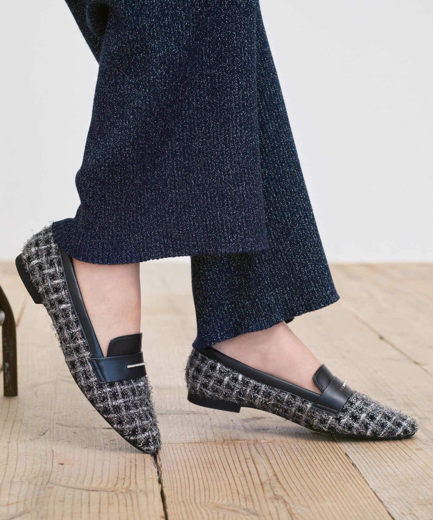 【アルテミス バイ ダイアナ/artemis by DIANA】の【片足150g】軽量 ラインストーンバー ソフトスクエアトゥローファー インテリア・キッズ・メンズ・レディースファッション・服の通販 founy(ファニー) ファッション Fashion レディースファッション Fashion for Women クッション Cushion, Throw Pillow 抗菌 Antibacterial, Bacteria-Resistant 軽量 Lightweight, Ultra Light シルク Silk, 100% Silk シルバー Silver, Metallic Silver ジャケット Jacket, Outerwear スラックス Slacks, Dress Pants ソックス Socks, Hosiery デニム Denim, Jeans Material ボトム Bottoms, Lower Wear マニッシュ Mannish, Boyish ワイド Wide, Wide Fit A/W・秋冬 Autumn/Winter 再入荷 Restock / Back in Stock おすすめ Recommended / Our Picks ビジネス 仕事 通勤 Business / Work / Commuting グレー生地*|ID: prp329100004829989 ipo3291000000035156327