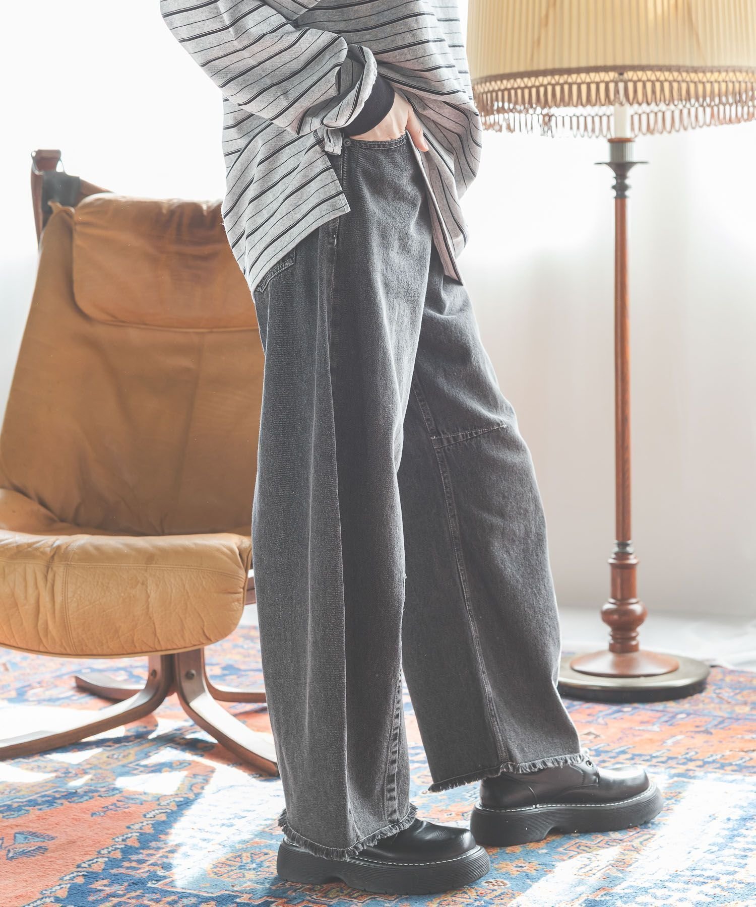 【ニコアンド/niko and】のセルフカットカーブパンツ インテリア・キッズ・メンズ・レディースファッション・服の通販 founy(ファニー) 　ファッション　Fashion　レディースファッション　Fashion for Women　パンツ　Pants & Trousers　インディゴ　Indigo Denim　シンプル　Simple, Minimal　ストライプ　Stripe, Striped Pattern　デニム　Denim, Jeans Material　トレンド　Trend, Trending Now　バランス　Balance, Style Balance　フェミニン　Feminine, Girly　フリンジ　Fringe, Tassel　ブルゾン　Blouson, Bomber Jacket　ベーシック　Basic, Essential　おすすめ　Recommended / Our Picks　ブラックデニム|ID: prp329100004830214 ipo3291000000035158666