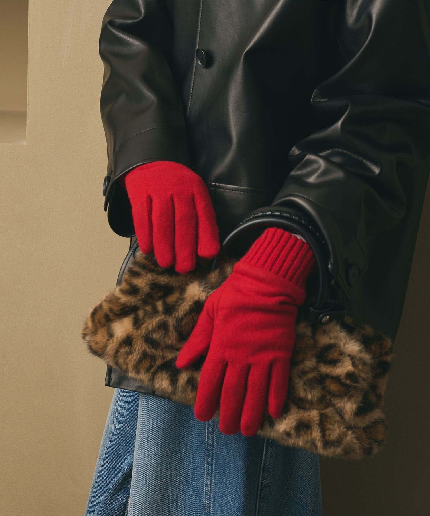 【ビューティ&ユース ユナイテッドアローズ/BEAUTY&YOUTH / UNITED ARROWS】のカラー ジャージー リブ グローブ インテリア・キッズ・メンズ・レディースファッション・服の通販 founy(ファニー) 　ファッション　Fashion　レディースファッション　Fashion for Women　シンプル　Simple, Minimal　ジャケット　Jacket, Outerwear　スマホ　Smartphone, Mobile Device　スリット　Slit, Slit Detail　人気　Popular, Best Seller　フェミニン　Feminine, Girly　ブルゾン　Blouson, Bomber Jacket　エレガント 上品　Elegant　ビジネス 仕事 通勤　Business / Work / Commuting　RED|ID: prp329100004830262 ipo3291000000035159046