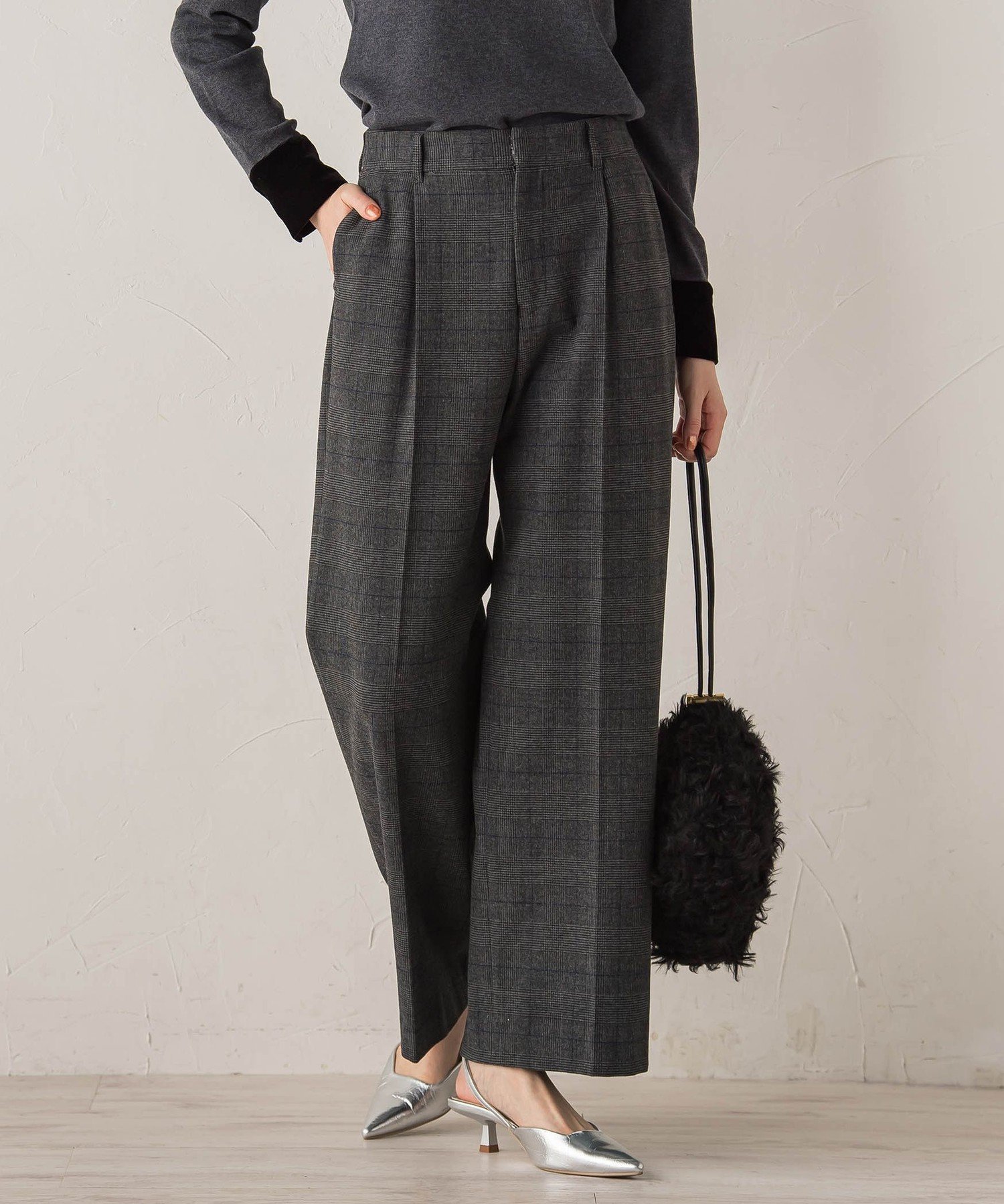 【ドロワット ロートレアモン/Droite Lautreamont】の【新色追加】両面起毛ストレッチパンツ≪洗濯機で洗える≫ インテリア・キッズ・メンズ・レディースファッション・服の通販 founy(ファニー) 　ファッション　Fashion　レディースファッション　Fashion for Women　パンツ　Pants & Trousers　洗える　Machine Washable　秋　Autumn　ストレッチ　Stretch, Stretchy Fabric　ストレート　Straight, Straight Cut　トレンド　Trend, Trending Now　人気　Popular, Best Seller　フェミニン　Feminine, Girly　フラット　Flat, Flat Shoes　フロント　Front, Front Design　ベーシック　Basic, Essential　無地　Plain, Solid Color　ワイド　Wide, Wide Fit　A/W・秋冬　Autumn/Winter　2025年　2025　2025-2026秋冬・A/W　Autumn/Winter 2025–26 AW25–26　チャコールグレー|ID: prp329100004830310 ipo3291000000035159625