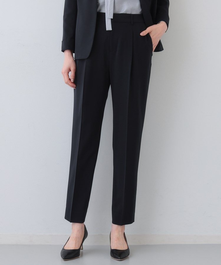 【インディヴィ/INDIVI】の【洗える/UVケア/スーツ】ストレッチタックテーパードパンツ インテリア・キッズ・メンズ・レディースファッション・服の通販 founy(ファニー) 　ファッション　Fashion　レディースファッション　Fashion for Women　パンツ　Pants & Trousers　スーツ　Business Suits & Workwear　スーツパンツ・ドレスパンツ　Suit Pants / Office Trousers / Dress Pants　洗える　Machine Washable　ジャケット　Jacket, Outerwear　スタイリッシュ　Stylish, Fashionable　ストレッチ　Stretch, Stretchy Fabric　スマート　Smart, Elegant　スーツ　Suit, Formalwear　セットアップ　Set-Up, Coordinated Outfit　センター　Center, Center Line　定番　Standard, Basic Item　バランス　Balance, Style Balance　フィット　Fit, Slim Fit　ポケット　Pocket, Pocket Detail　ワイド　Wide, Wide Fit　ビジネス 仕事 通勤　Business / Work / Commuting　ネイビー|ID: prp329100004830323 ipo3291000000035159775