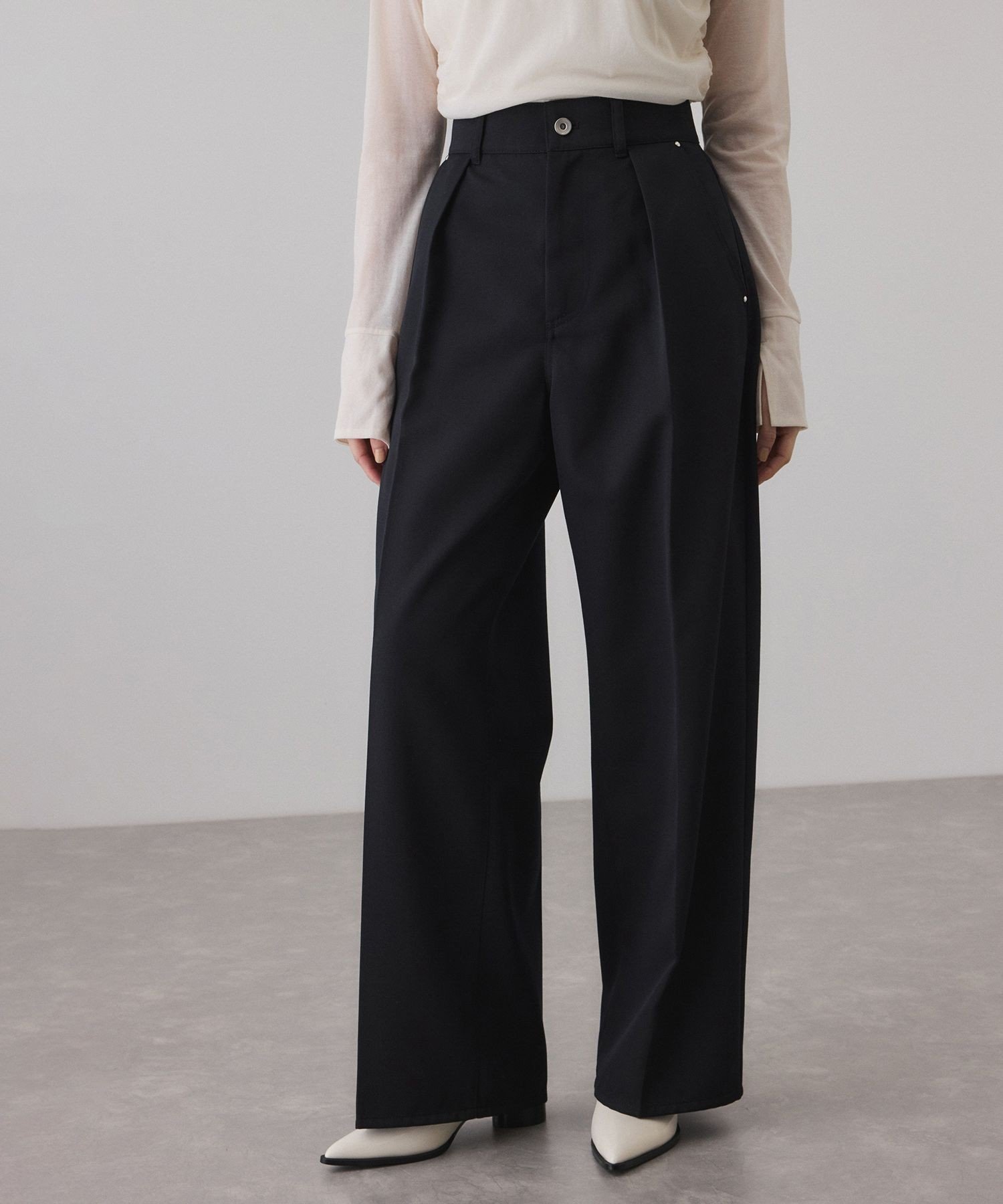 【アダム エ ロペ/ADAM ET ROPE'】のNIKKE TW DENIM PANTS インテリア・キッズ・メンズ・レディースファッション・服の通販 founy(ファニー) 　ファッション　Fashion　レディースファッション　Fashion for Women　パンツ　Pants & Trousers　デニムパンツ・ジーンズ・美脚デニム　Denim Jeans & Pants　今季　This Season, Current Season　スウェット / スエット　Sweatshirt, Sweatwear　スカーフ　Scarf, Neckwear　スタイリッシュ　Stylish, Fashionable　スラックス　Slacks, Dress Pants　セットアップ　Set-Up, Coordinated Outfit　ダウン　Down, Puffer　デニム　Denim, Jeans Material　フロント　Front, Front Design　ポケット　Pocket, Pocket Detail　マニッシュ　Mannish, Boyish　ヨーク　Yoke, Yoke Design　リラックス　Relax, Relaxed Fit　レース　Lace, Lace Fabric　おすすめ　Recommended / Our Picks　ビジネス 仕事 通勤　Business / Work / Commuting　2026年　2026　ブラック(01)|ID: prp329100004830328 ipo3291000000035159859