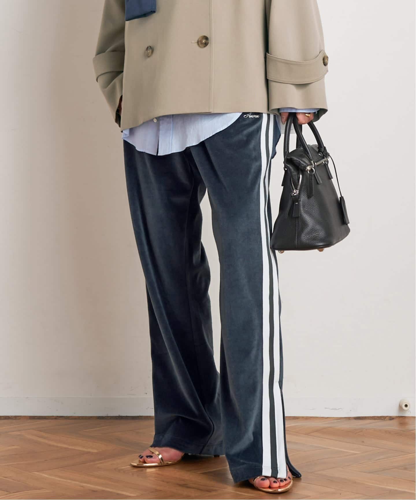 【エーピーストゥディオ/AP STUDIO】の【AMERICANA/アメリカーナ】別注side line velour Pants インテリア・キッズ・メンズ・レディースファッション・服の通販 founy(ファニー) 　ファッション　Fashion　レディースファッション　Fashion for Women　パンツ　Pants & Trousers　ジャケット　Jacket, Outerwear　スタンダード　Standard, Basic　スポーツ　Sports, Activewear　スマート　Smart, Elegant　スリット　Slit, Slit Detail　定番　Standard, Basic Item　バランス　Balance, Style Balance　ベロア　Velour, Soft Velvet　別注　Limited Edition, Custom Order　ミリタリー　Military, Army Style　ワーク　Workwear, Utility Style　ネイビー|ID: prp329100004830329 ipo3291000000035159863