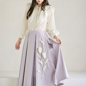 【ローズティアラ/Rose Tiara】の立体フラワーモチーフ付きフレアスカート 人気、トレンドファッション・服の通販 founy(ファニー) ファッション Fashion レディースファッション Fashion for Women スカート Skirts Aライン・フレアスカート A-Line & Flared Skirts オーガンジー Organza Fabric カーディガン Cardigan, Knitwear スタンダード Standard, Basic スマート Smart, Elegant 女優 Actress Style, Celebrity Inspired トレンド Trend, Trending Now フェミニン Feminine, Girly フラワー Flower, Floral フレア Flare, Flared プリント Print, Printed Pattern ポケット Pocket, Pocket Detail モチーフ Motif, Design Theme |ID:prp329100004830350