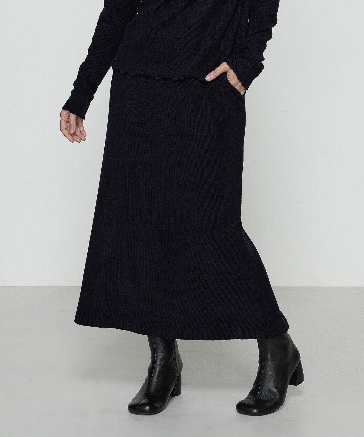 【コムサ/COMME CA】のニットコール タイトスカート インテリア・キッズ・メンズ・レディースファッション・服の通販 founy(ファニー) 　ファッション　Fashion　レディースファッション　Fashion for Women　スカート　Skirts　おすすめ　Recommended / Our Picks　コーデュロイ　Corduroy, Cord Fabric　タイトスカート　Pencil Skirt, Tight Skirt　09:ネイビー|ID: prp329100004830357 ipo3291000000035160152