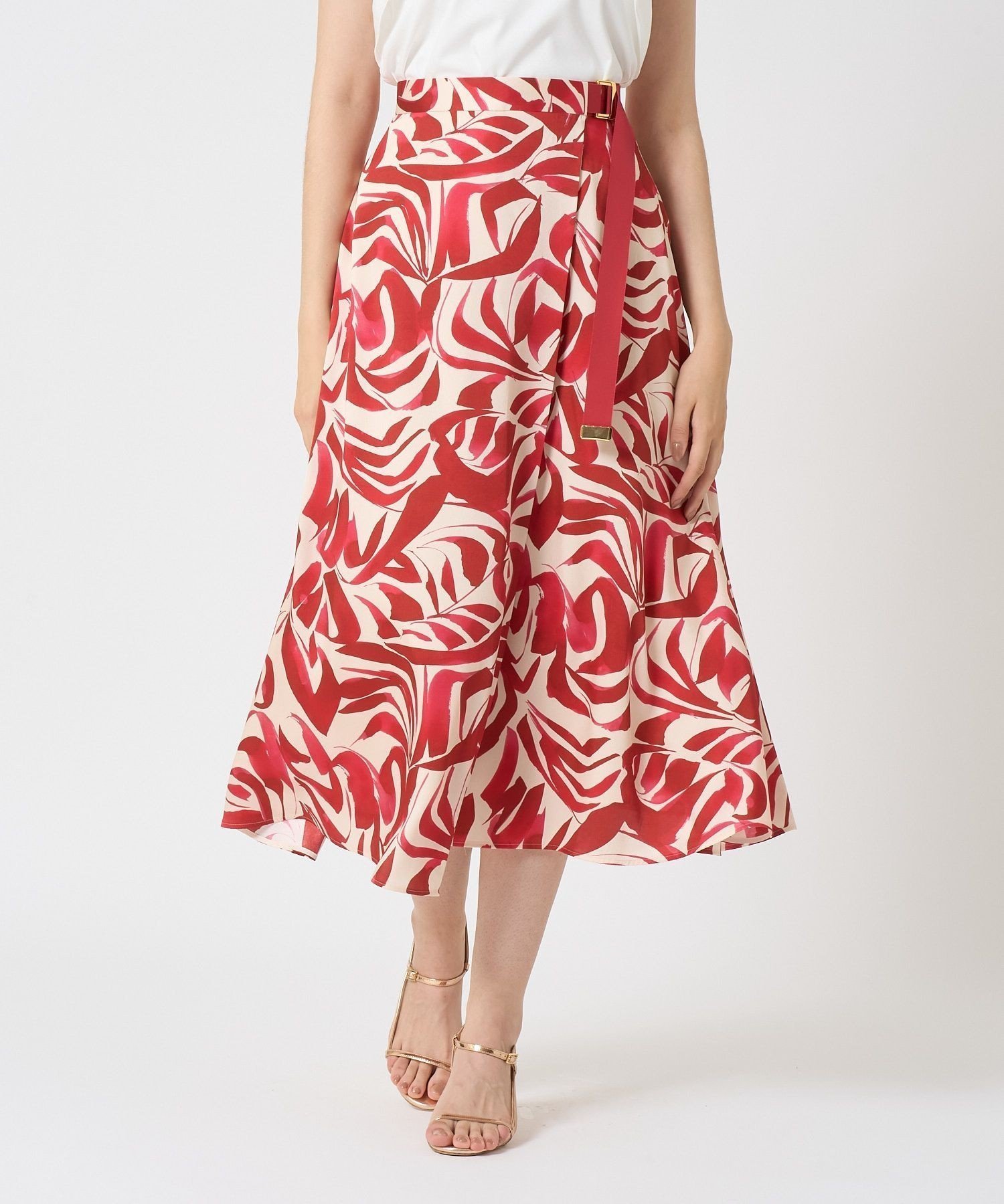 【アナイ/ANAYI】の【セットアップ対応商品】アートリーフサテンラップ スカート インテリア・キッズ・メンズ・レディースファッション・服の通販 founy(ファニー) 　ファッション　Fashion　レディースファッション　Fashion for Women　セットアップ　Matching Sets　スカート・ミニ/ミディ/マキシ　Skirts / Mini, Midi & Maxi Skirts　グログラン　Grosgrain, Grosgrain Ribbon　サテン　Satin, Glossy Fabric　シンプル　Simple, Minimal　スマート　Smart, Elegant　セットアップ　Set-Up, Coordinated Outfit　フランス　France, French　フレア　Flare, Flared　プリント　Print, Printed Pattern　ラップ　Wrap, Wrap Design　リーフ　Leaf, Botanical Leaf　再入荷　Restock / Back in Stock　red|ID: prp329100004830368 ipo3291000000035160233