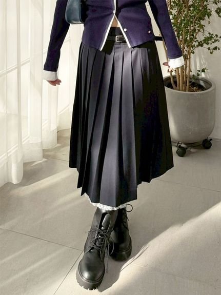 【リリーブラウン/Lily Brown】のベルト付きレースプリーツスカート インテリア・キッズ・メンズ・レディースファッション・服の通販 founy(ファニー) 　ファッション　Fashion　レディースファッション　Fashion for Women　スカート　Skirts　プリーツスカート / 上品フェミニンスタイル　Pleated Skirts　ベルト&ウエストマーク　Belts & Waist Accessories　クラシカル　Classical, Vintage-Inspired　切替　Switching, Contrast Panel　シューズ　Shoes, Footwear　スマート　Smart, Elegant　ソックス　Socks, Hosiery　トレンド　Trend, Trending Now　バランス　Balance, Style Balance　フェイクレザー　Faux Leather, PU Leather　プリーツ　Pleats, Pleated　レース　Lace, Lace Fabric　NVY[089]|ID: prp329100004830395 ipo3291000000035160605