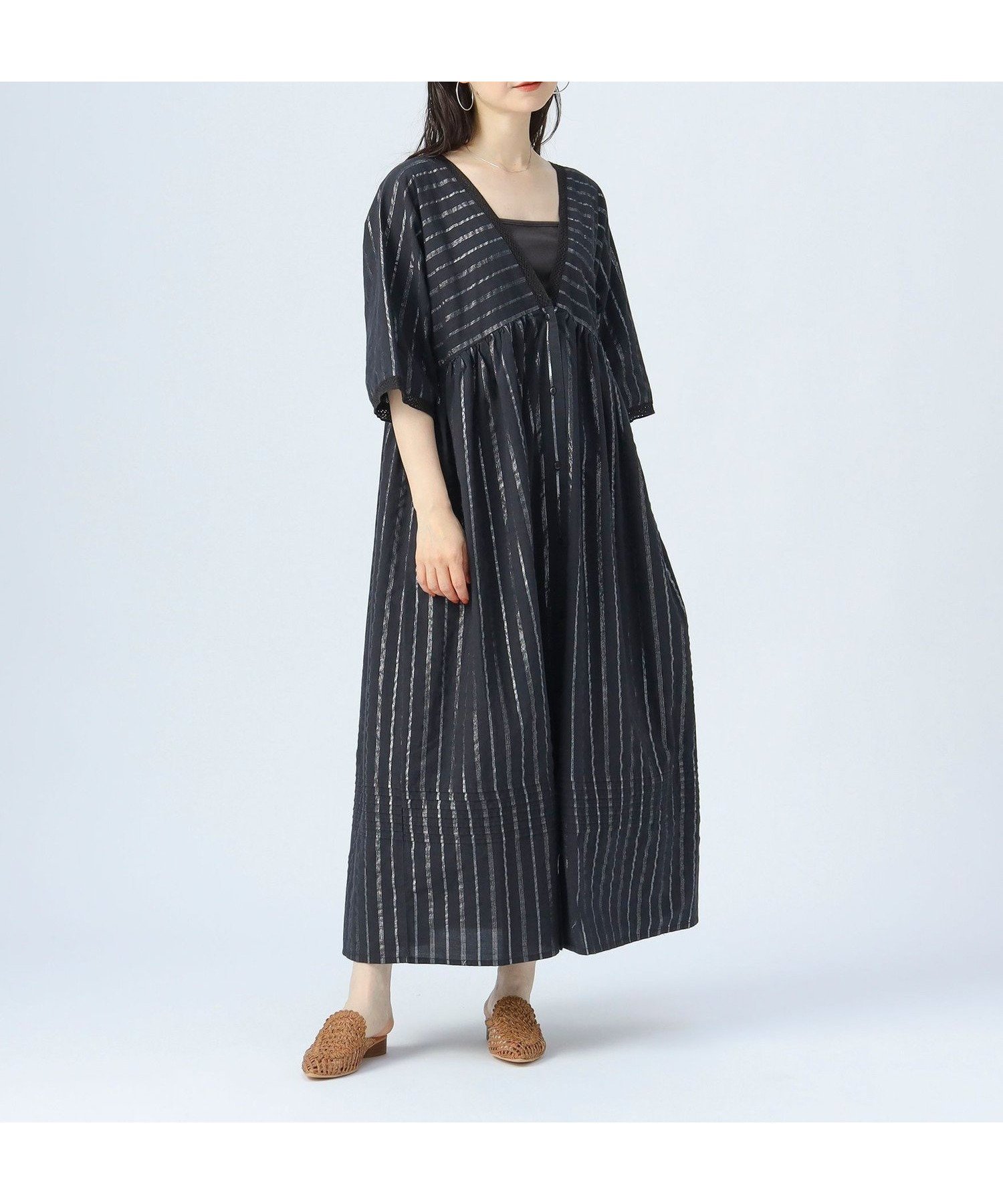 【ビームス ハート/BEAMS HEART】のINDIA ラメ ストライプ ワンピース インテリア・キッズ・メンズ・レディースファッション・服の通販 founy(ファニー) 　ファッション　Fashion　レディースファッション　Fashion for Women　ワンピース　Dresses　おすすめ　Recommended / Our Picks　インド　Indian Textile　キャミソール　Camisole, Spaghetti Strap Top　ストライプ　Stripe, Striped Pattern　タンク　Tank Top, Sleeveless Top　リラックス　Relax, Relaxed Fit　レース　Lace, Lace Fabric　エレガント 上品　Elegant　旅行　Travel　BLACK|ID: prp329100004830469 ipo3291000000035162029