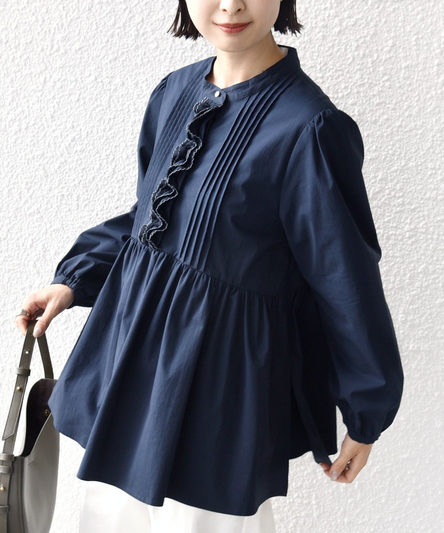 【シップス フォー ウィメン/SHIPS】の【WEB限定】 手洗い可能 フリル 刺繍 ペプラム ブラウス インテリア・キッズ・メンズ・レディースファッション・服の通販 founy(ファニー) 　ファッション　Fashion　レディースファッション　Fashion for Women　トップス・カットソー　Cut & Sew Tops　シャツ・ブラウス・オフィスカジュアル　Elegant Blouses & Button-Ups　ギャザー　Gathered, Ruffled　切替　Switching, Contrast Panel　ストレッチ　Stretch, Stretchy Fabric　スリム　Slim, Slim Fit　バランス　Balance, Style Balance　フリル　Frill, Ruffle　フロント　Front, Front Design　ペプラム　Peplum, Flared Hem　ポケット　Pocket, Pocket Detail　ワイド　Wide, Wide Fit　おすすめ　Recommended / Our Picks　セレモニー　Ceremony　ビジネス 仕事 通勤　Business / Work / Commuting　2026年　2026　ネイビー|ID: prp329100004830486 ipo3291000000035162388