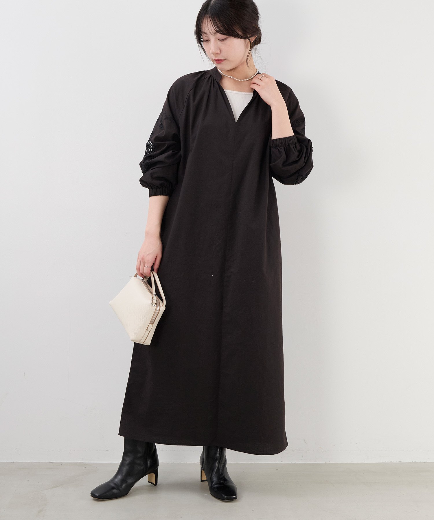 【マイカ ディール/MICA & DEAL】のインド刺繍ギャザーワンピース 人気、トレンドファッション・服の通販 founy(ファニー) 　ファッション　Fashion　レディースファッション　Fashion for Women　ワンピース　Dresses　インド　Indian Textile　ギャザー　Gathered, Ruffled　サンダル　Sandals, Summer Shoes　ジャケット　Jacket, Outerwear　スリーブ　Sleeve, Long Sleeve / Short Sleeve　デニム　Denim, Jeans Material　バランス　Balance, Style Balance　ポケット　Pocket, Pocket Detail　モチーフ　Motif, Design Theme　ヴィンテージ　Vintage Style　秋　Autumn　 other-1|ID: prp329100004830507 ipo3291000000035162731