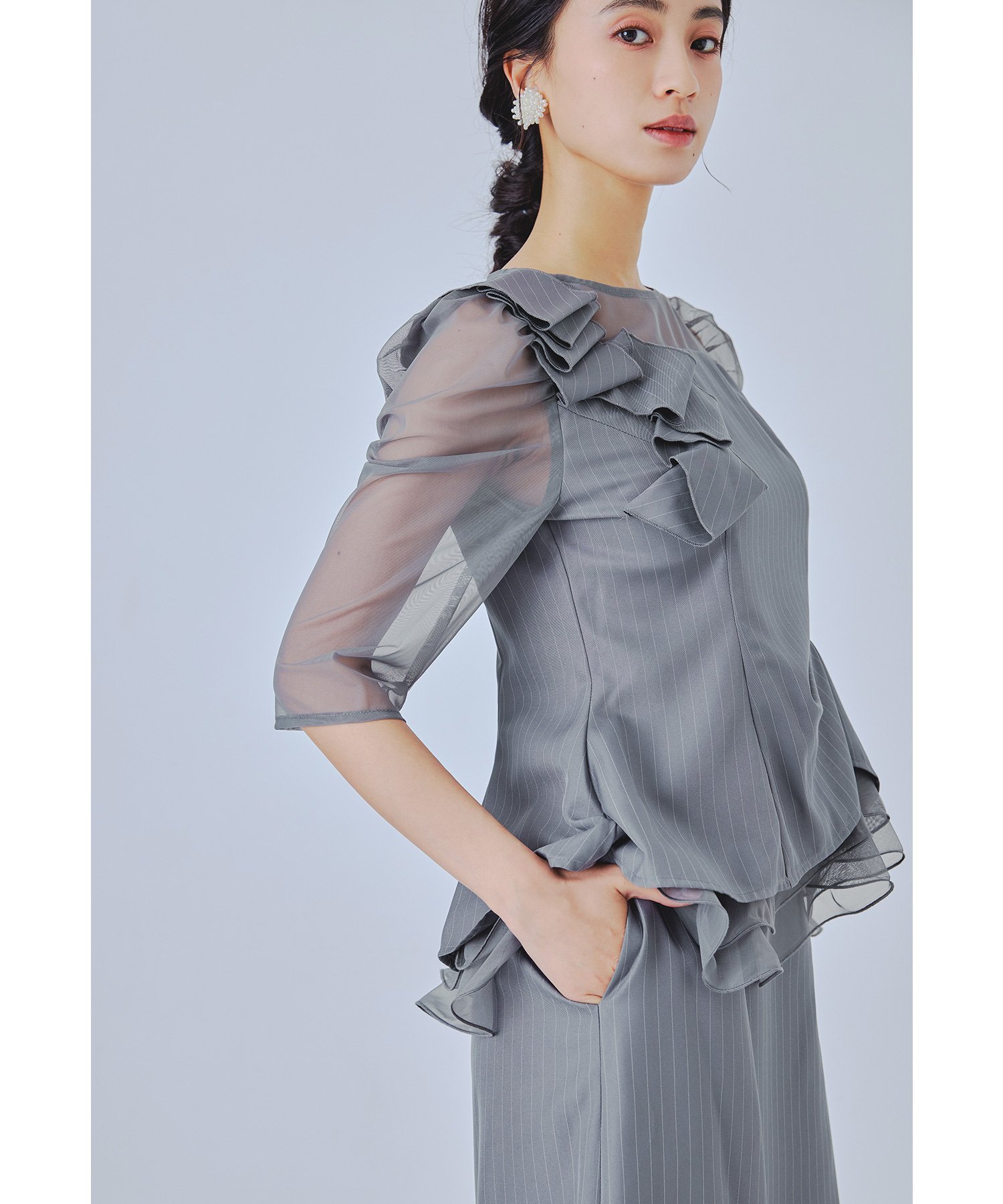 【ビーフラット/bflat】のセパレートスカートコンビネーション 2点セット セレモニー フォーマル 結婚式 二次会 インテリア・キッズ・メンズ・レディースファッション・服の通販 founy(ファニー) 　ファッション　Fashion　レディースファッション　Fashion for Women　スカート　Skirts　シンプル　Simple, Minimal　ストライプ　Stripe, Striped Pattern　チュール　Tulip, Tulip Motif　デコルテ　Décolleté, Neckline　バランス　Balance, Style Balance　フォーマル　Formal, Dressy　フリル　Frill, Ruffle　ポケット　Pocket, Pocket Detail　おすすめ　Recommended / Our Picks　セレモニー　Ceremony　入学式　Entrance Ceremony　卒業式　Graduation Ceremony　結婚式　Wedding　披露宴　Wedding Reception　二次会　After Party　グレー|ID: prp329100004830510 ipo3291000000035162819