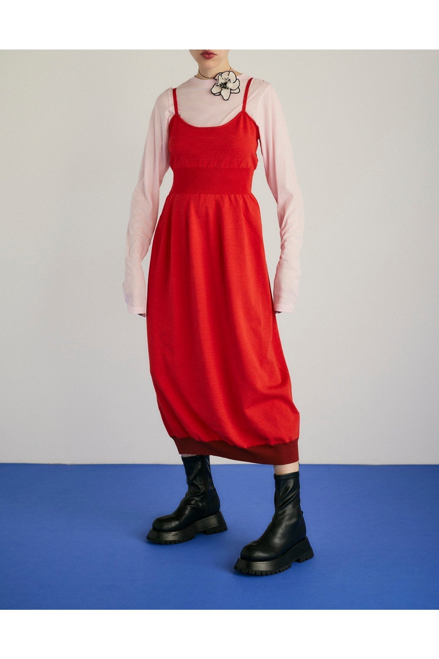 【ヘリンドットサイ/HeRIN.CYE】のWaist shape knit dress インテリア・キッズ・メンズ・レディースファッション・服の通販 founy(ファニー) 　ファッション　Fashion　レディースファッション　Fashion for Women　トップス・カットソー　Cut & Sew Tops　ニット　Knit Tops & Sweaters　ワンピース　Dresses　フォーマル・パーティードレス・結婚式用ドレス　Elegant & Casual Dresses　ストレッチ　Stretch, Stretchy Fabric　パイピング　Piping, Trim Design　ブラウジング　Blouson Silhouette, Cinched Waist　RED|ID: prp329100004830530 ipo3291000000035163177