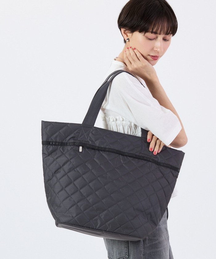【レスポートサック/LeSportsac】の【公式】レスポートサック トートバッグ 1541LD31 LeSportsac 人気、トレンドファッション・服の通販 founy(ファニー) 　ファッション　Fashion　レディースファッション　Fashion for Women　バッグ　Bags　スポーツウェア　Functional & Stylish Sportswear　スポーツバッグ・ジム用ポーチ・バックパック　Gym Bag / Sports Backpack / Pouch for Training　キルティング　Quilted, Quilting　キルト　Quilt, Quilted Fabric　クール　Cool, Chic　コレクション　Collection, Seasonal Line　軽量　Lightweight, Ultra Light　スポーツ　Sports, Activewear　トラベル　Travel, Travel Gear　フォーマル　Formal, Dressy　ポケット　Pocket, Pocket Detail　マグネット　Magnet, Magnetic Closure　おすすめ　Recommended / Our Picks　旅行　Travel　エレガント 上品　Elegant　ビジネス 仕事 通勤　Business / Work / Commuting　 other-1|ID: prp329100004830607 ipo3291000000035164246