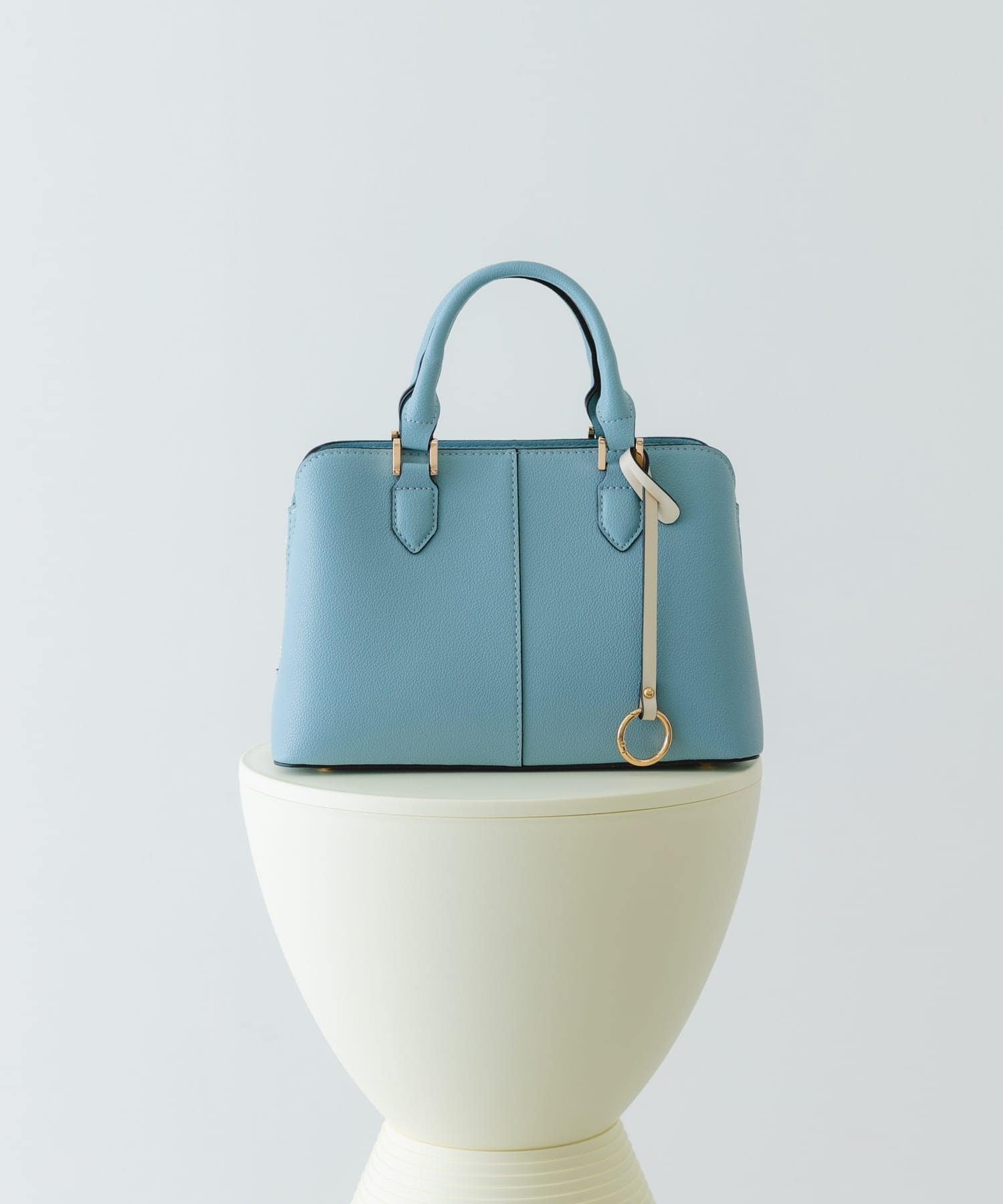 【ロデスコ/RODE SKO / URBAN RESEARCH】のセンターステッチハンドバッグ インテリア・キッズ・メンズ・レディースファッション・服の通販 founy(ファニー) ファッション Fashion レディースファッション Fashion for Women バッグ Bags ショルダー Shoulder, Shoulder Strap センター Center, Center Line チャーム Charm, Pendant デニム Denim, Jeans Material ポケット Pocket, Pocket Detail おすすめ Recommended / Our Picks ビジネス 仕事 通勤 Business / Work / Commuting SAX|ID: prp329100004830628 ipo3291000000035164523