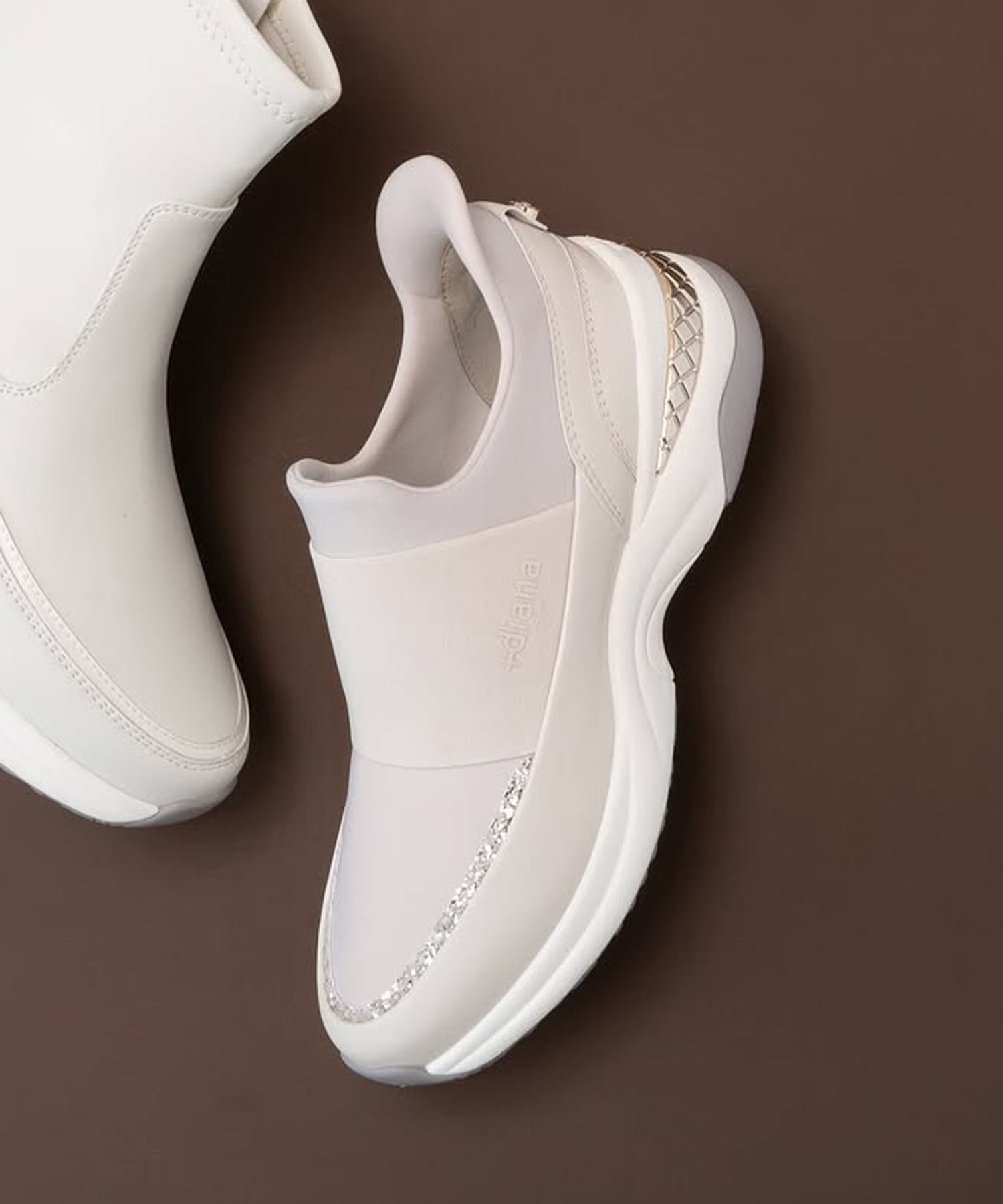 【プラスダイアナ/plus diana】の【撥水加工】オールウェザースリッポンスニーカー インテリア・キッズ・メンズ・レディースファッション・服の通販 founy(ファニー) 　ファッション　Fashion　レディースファッション　Fashion for Women　インソール　Shoe Insole　シューズ　Shoes, Footwear　スタイリッシュ　Stylish, Fashionable　スニーカー　Sneakers, Trainers　スマート　Smart, Elegant　再入荷　Restock / Back in Stock　新作・新入荷　New Arrivals / New In　ベージュ生地*|ID: prp329100004830741 ipo3291000000035166180