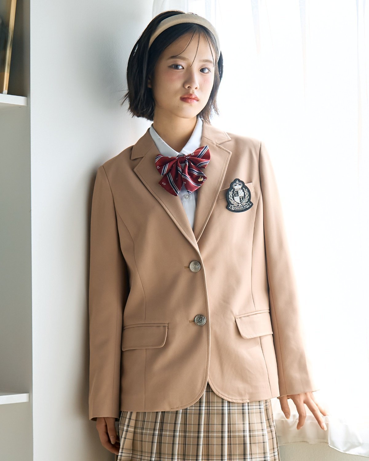 【ナルミヤ オンライン/NARUMIYA ONELINE / KIDS】の【卒服・セレモニー】エンブレムつきテーラードジャケット インテリア・キッズ・メンズ・レディースファッション・服の通販 founy(ファニー) 　ファッション　Fashion　キッズファッション　Fashion for Kids　アウター　Coat Outerwear /Kids　シンプル　Simple, Minimal　セレモニー　Ceremony　パターン　Pattern, Design Print　ベーシック　Basic, Essential　ポケット　Pocket, Pocket Detail　定番　Standard, Basic Item　ベージュ|ID: prp329100004830772 ipo3291000000035166656