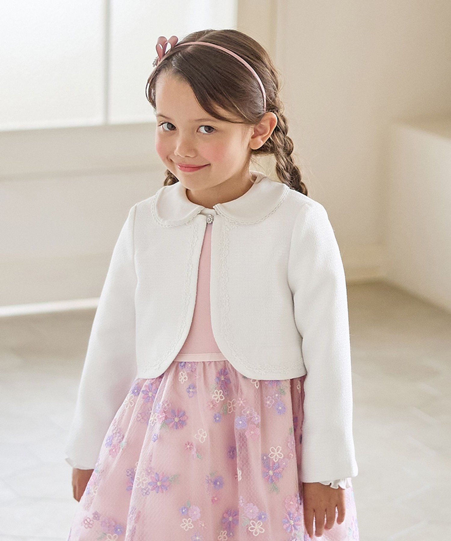 【エニー/ANY / KIDS】のノーカラー ボレロジャケット インテリア・キッズ・メンズ・レディースファッション・服の通販 founy(ファニー) 　ファッション　Fashion　キッズファッション　Fashion for Kids　アウター　Coat Outerwear /Kids　ガーリー　Girly, Feminine Style　シンプル　Simple, Minimal　ジャケット　Jacket, Outerwear　人気　Popular, Best Seller　ビジュー　Bijou, Jewel-like Accent　フォーマル　Formal, Dressy　ボレロ　Bolero, Short Cardigan　ポケット　Pocket, Pocket Detail　モチーフ　Motif, Design Theme　レース　Lace, Lace Fabric　エレガント 上品　Elegant　セレモニー　Ceremony　入学式　Entrance Ceremony　ホワイト[001]|ID: prp329100004830773 ipo3291000000035166667