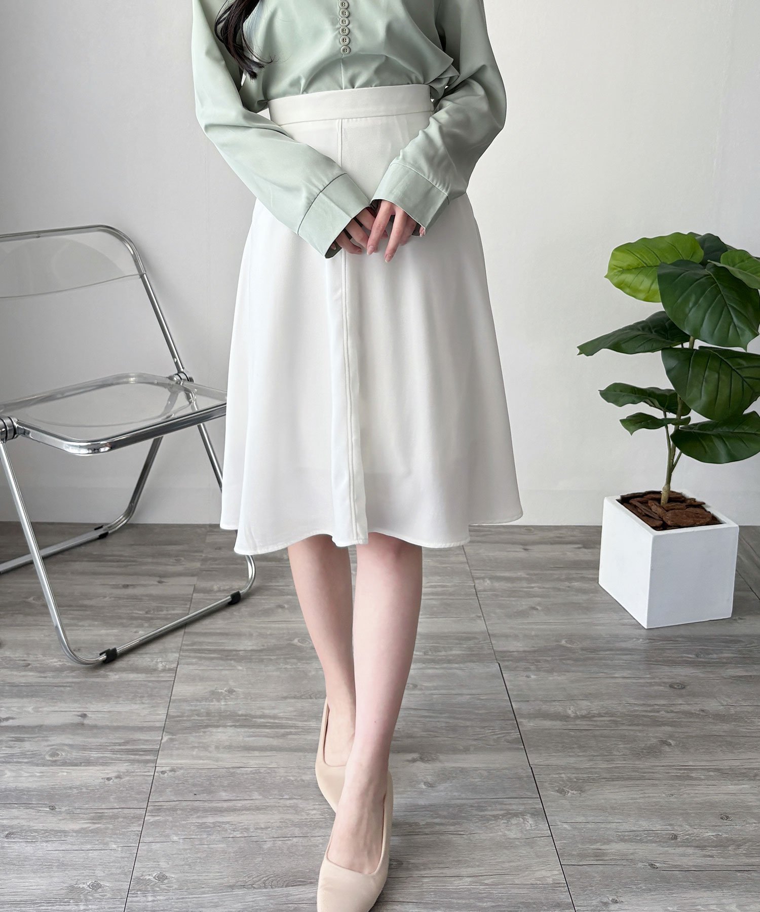 【アミュレット/Amulet】の【Amulet】ひざ丈Aラインスカート インテリア・キッズ・メンズ・レディースファッション・服の通販 founy(ファニー) 　ファッション　Fashion　レディースファッション　Fashion for Women　スカート　Skirts　Aライン・フレアスカート　A-Line & Flared Skirts　カーディガン　Cardigan, Knitwear　サンダル　Sandals, Summer Shoes　ショート　Short, Short Length　シンプル　Simple, Minimal　バランス　Balance, Style Balance　フィット　Fit, Slim Fit　エレガント 上品　Elegant　夏　Summer　春　Spring　S/S・春夏　SS, Spring/Summer, Warm Season　無地　Plain, Solid Color　A/W・秋冬　Autumn/Winter　ビジネス 仕事 通勤　Business / Work / Commuting　ホワイト|ID: prp329100004830838 ipo3291000000035167378