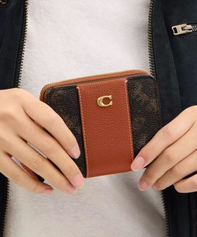 【コーチ/COACH】の【公式】ビルフォールド ウォレット・ホース アンド キャリッジ プリント 人気、トレンドファッション・服の通販 founy(ファニー) ファッション Fashion レディースファッション Fashion for Women クラシック Classic, Timeless Style ジップ Zip, Zipper 財布 Wallet, Purse ニューヨーク New York, NYC Style プリント Print, Printed Pattern ポケット Pocket, Pocket Detail おすすめ Recommended / Our Picks ギフト プレゼント Gift / Present |ID:prp329100004830867