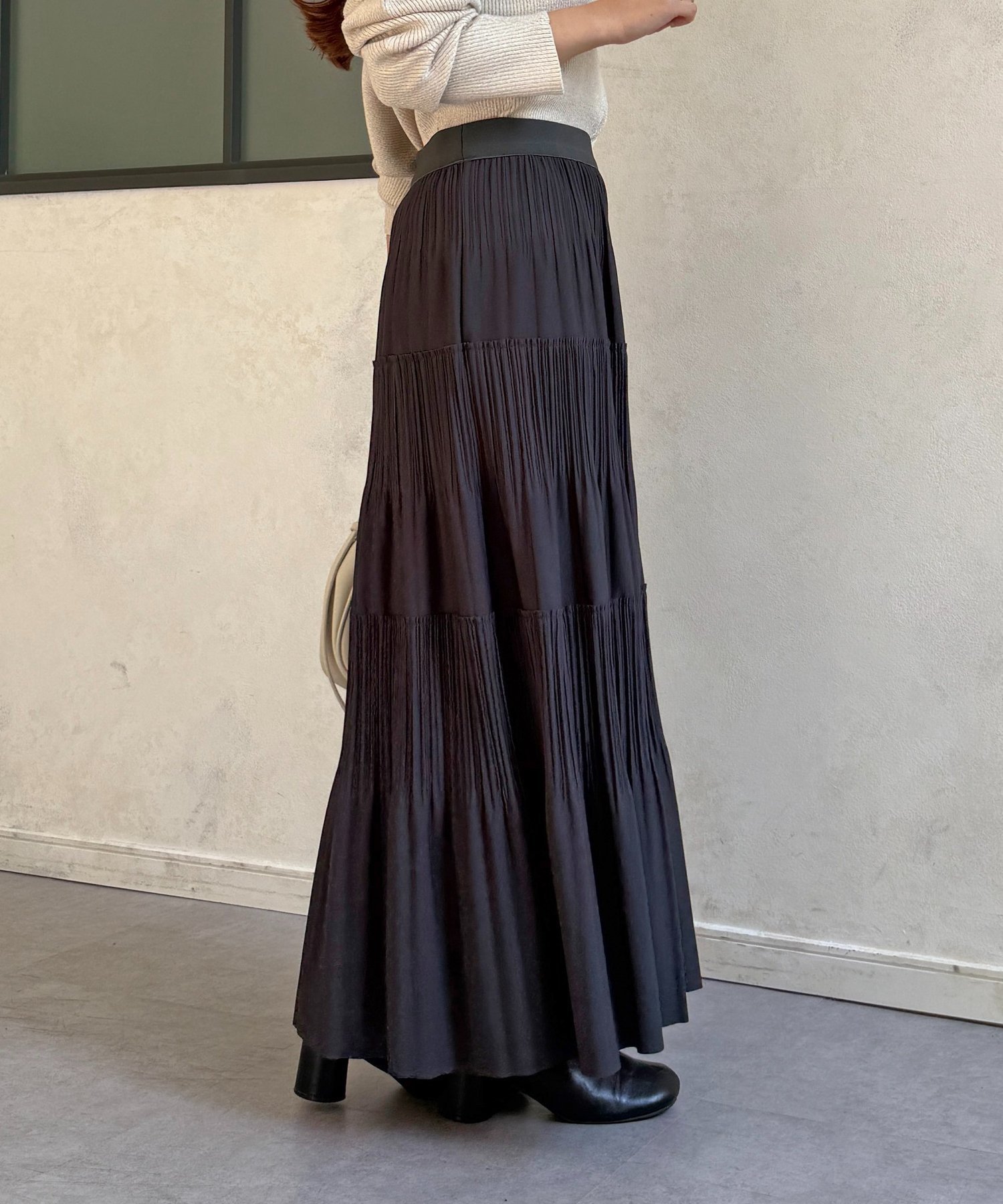 【ゼヴォン/Thevon】のカットプリーツティアードスカート インテリア・キッズ・メンズ・レディースファッション・服の通販 founy(ファニー) 　ファッション　Fashion　レディースファッション　Fashion for Women　スカート　Skirts　ティアードスカート　Tiered Skirts　アクセサリー　Fashion Accessories　カーディガン　Cardigan, Knitwear　ティアード　Tiered, Tiered Style　ティアードスカート　Tiered Skirt, Flounced Skirt　プリーツ　Pleats, Pleated　再入荷　Restock / Back in Stock　おすすめ　Recommended / Our Picks　エレガント 上品　Elegant　2026年　2026　チャコールグレー|ID: prp329100004830868 ipo3291000000035167725