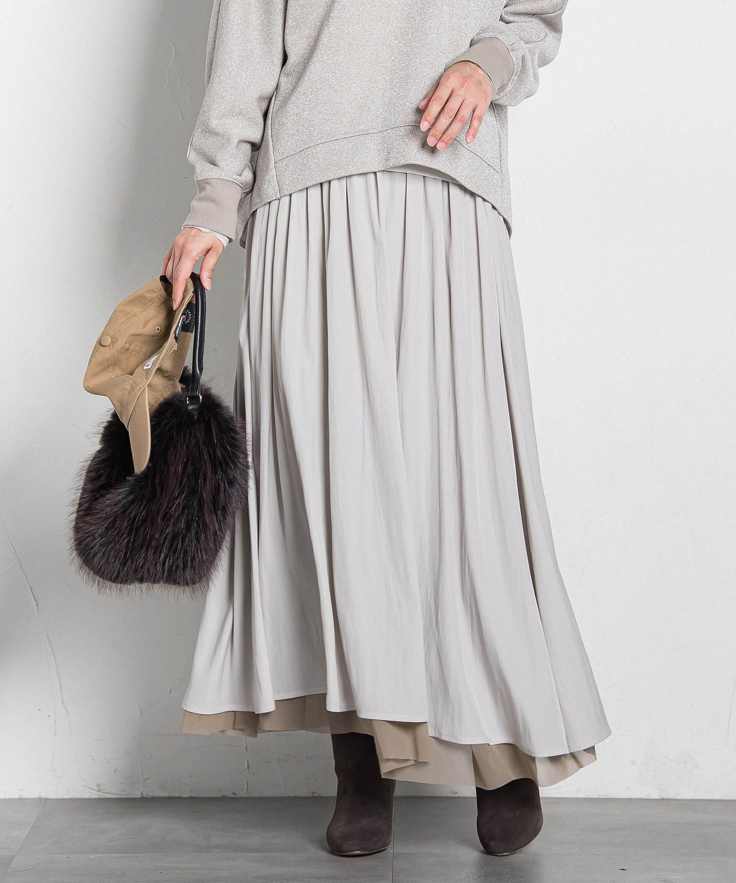 【ロートレ アモン/LAUTRE AMONT】のパウダーサテンリバーシブルスカート インテリア・キッズ・メンズ・レディースファッション・服の通販 founy(ファニー) 　ファッション　Fashion　レディースファッション　Fashion for Women　スカート　Skirts　サテン　Satin, Glossy Fabric　ジャケット　Jacket, Outerwear　スウェット / スエット　Sweatshirt, Sweatwear　スニーカー　Sneakers, Trainers　パウダー　Powder, Soft Tone　リラックス　Relax, Relaxed Fit　エレガント 上品　Elegant　ベージュ|ID: prp329100004830906 ipo3291000000035168336