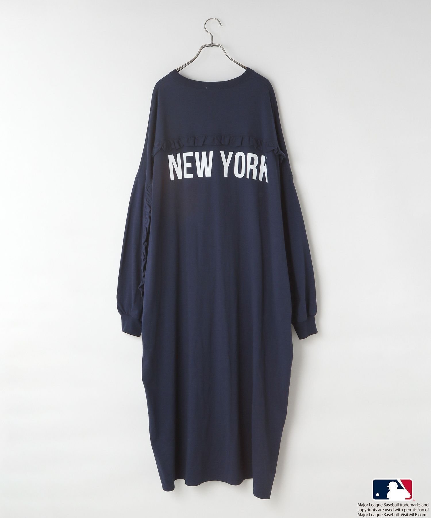 【ローリーズファーム/LOWRYS FARM】のMLBモンスターワンピース インテリア・キッズ・メンズ・レディースファッション・服の通販 founy(ファニー) 　ファッション　Fashion　レディースファッション　Fashion for Women　ワンピース　Dresses　シンプル　Simple, Minimal　スポーティ　Sporty, Casual Athletic　ビッグ　Big, Oversized　フェミニン　Feminine, Girly　フリル　Frill, Ruffle　フロント　Front, Front Design　人気　Popular, Best Seller　ヤンキース|ID: prp329100004830915 ipo3291000000035168513