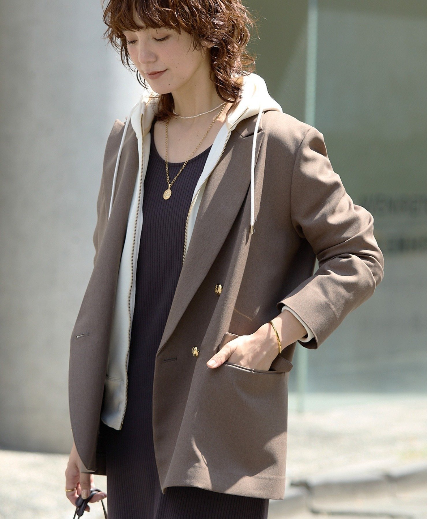 【リヴドロワ/RIVE DROITE】の【軽い着心地】ピーチツイルピークドラペルジャケット インテリア・キッズ・メンズ・レディースファッション・服の通販 founy(ファニー) 　ファッション　Fashion　レディースファッション　Fashion for Women　アウター　Coat / Outerwear Collection　レディースジャケット・軽アウター　Jackets　オケージョン　Occasion Wear　ジャケット　Jacket, Outerwear　ストレッチ　Stretch, Stretchy Fabric　定番　Standard, Basic Item　羽織　Haori, Light Jacket　メランジ　Melange, Mixed Yarn　A/W・秋冬　Autumn/Winter　再入荷　Restock / Back in Stock　おすすめ　Recommended / Our Picks　ビジネス 仕事 通勤　Business / Work / Commuting　ブラウン|ID: prp329100004830922 ipo3291000000035168609