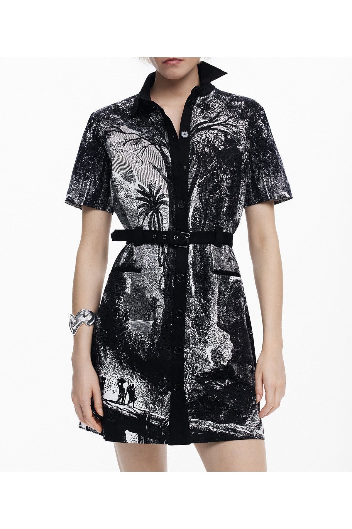 【デシグアル/Desigual】のクリスチャン・ラクロワのリトグラフシャツワンピース 人気、トレンドファッション・服の通販 founy(ファニー) 　ファッション　Fashion　レディースファッション　Fashion for Women　ワンピース　Dresses　シャツワンピース / 1枚で着映えコーデ　Shirt Dresses　おすすめ　Recommended / Our Picks　アクセサリー　Fashion Accessories　カラフル　Colorful Design　キャンバス　Canvas, Canvas Fabric　クラシカル　Classical, Vintage-Inspired　デニム　Denim, Jeans Material　ドレス　Dress, One-Piece　プリント　Print, Printed Pattern　レギンス　Leggings, Stretch Pants　 other-1|ID: prp329100004830926 ipo3291000000035168689