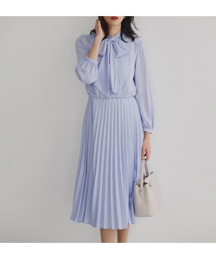 【アンタイトル/UNTITLED】の【セレモニー/フォーマル/洗える】ボウタイ プリーツワンピース インテリア・キッズ・メンズ・レディースファッション・服の通販 founy(ファニー) 　ファッション　Fashion　レディースファッション　Fashion for Women　ワンピース　Dresses　アクセサリー　Fashion Accessories　エレガント 上品　Elegant　洗える　Machine Washable　クラシカル　Classical, Vintage-Inspired　クラッチ　Clutch, Clutch Bag　軽量　Lightweight, Ultra Light　シアー　Sheer, See-Through　シフォン　Chiffon, Lightweight Fabric　ジャケット　Jacket, Outerwear　ジョーゼット　Georgette, Semi-Sheer Fabric　スマート　Smart, Elegant　ツイード　Twill, Twill Weave　ドレープ　Drape, Draping Fabric　ハイネック　High Neck, Mock Neck　パール　Pearl, Pearl Accent　フェミニン　Feminine, Girly　フォーマル　Formal, Dressy　プリーツ　Pleats, Pleated　ポケット　Pocket, Pocket Detail　ロング　Long, Long-Length　おすすめ　Recommended / Our Picks　セレモニー　Ceremony　サックスブルー|ID: prp329100004830935 ipo3291000000035168855