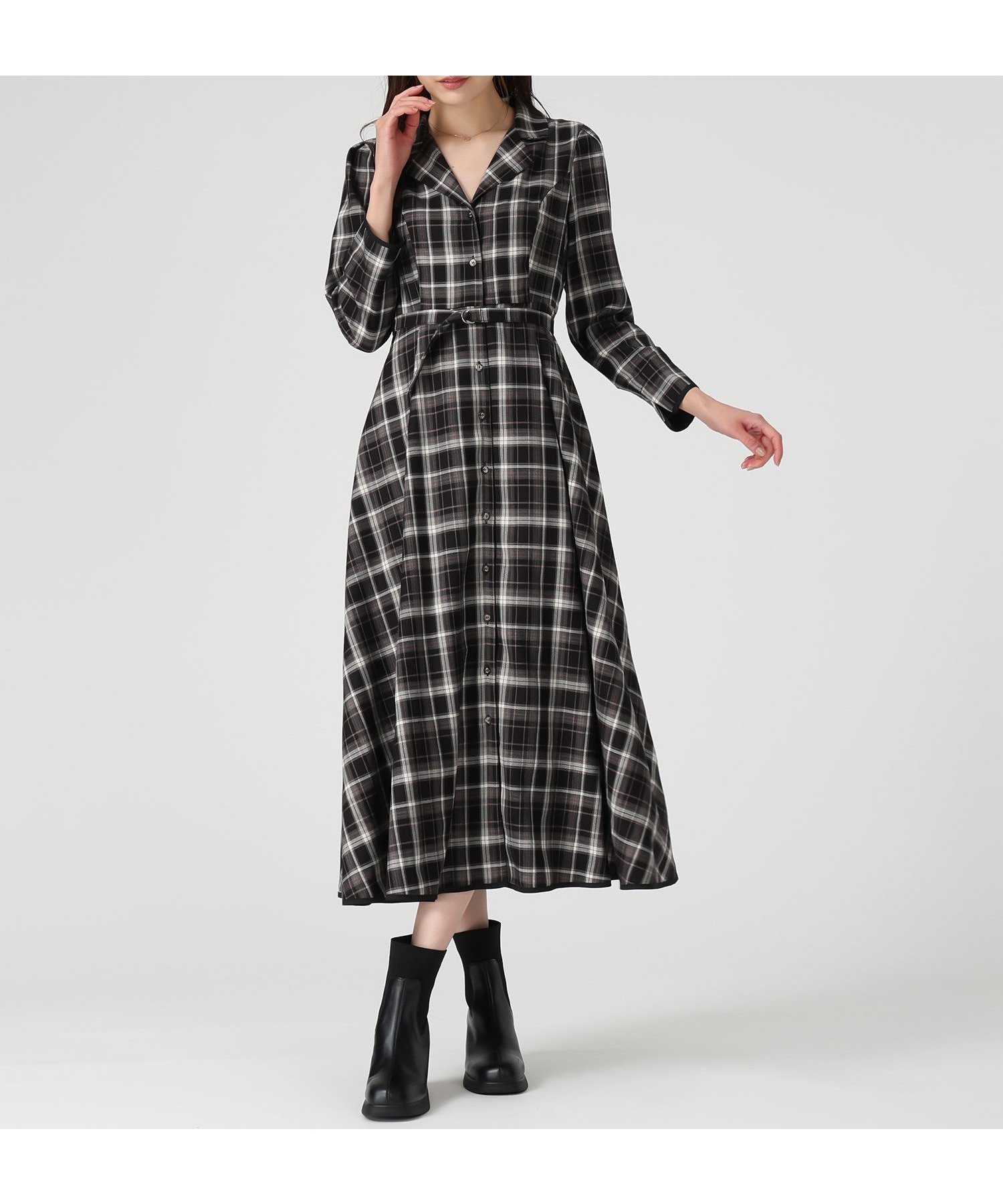 【ミッシュマッシュ/MISCH MASCH】のMM547415 テーラー襟配色ワンピース インテリア・キッズ・メンズ・レディースファッション・服の通販 founy(ファニー) 　ファッション　Fashion　レディースファッション　Fashion for Women　ワンピース　Dresses　クラシカル　Classical, Vintage-Inspired　シャーリング　Shirring, Ruched　ロング　Long, Long-Length　ブラック|ID: prp329100004830974 ipo3291000000035169971