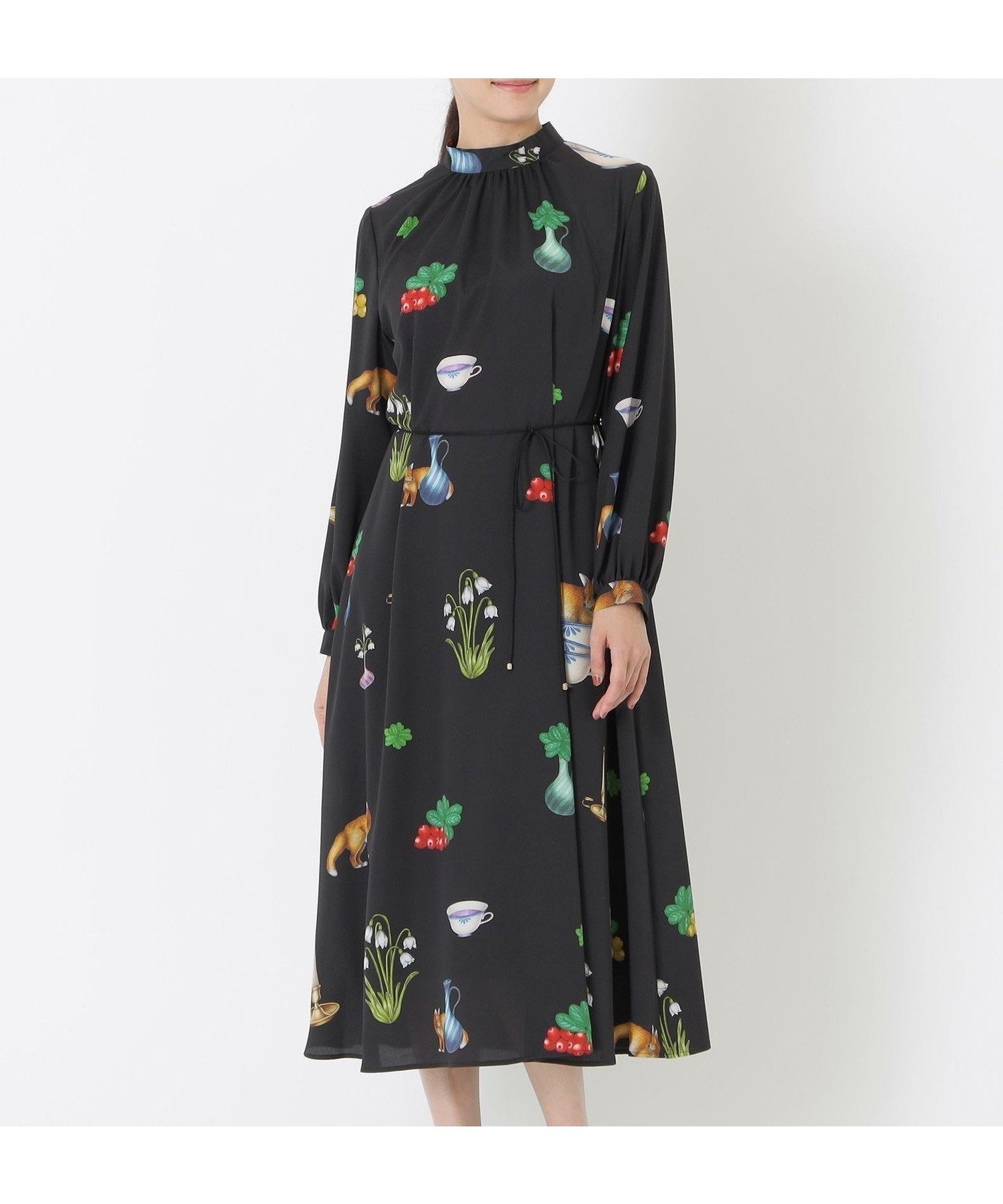 【エス エッセンシャルズ/S.ESSENTIALS】の【AIKO FUKUDAコラボ】FIKAプリントワンピース インテリア・キッズ・メンズ・レディースファッション・服の通販 founy(ファニー) 　ファッション　Fashion　レディースファッション　Fashion for Women　ワンピース　Dresses　ギャザー　Gathered, Ruffled　コラボ　Collaboration, Collab　シンプル　Simple, Minimal　スタンド　Stand Collar, Upright Stand　スリーブ　Sleeve, Long Sleeve / Short Sleeve　フロント　Front, Front Design　プリント　Print, Printed Pattern　モチーフ　Motif, Design Theme　リラックス　Relax, Relaxed Fit　お家時間・ステイホーム　Stay Home / At Home　ビジネス 仕事 通勤　Business / Work / Commuting　ブラック|ID: prp329100004830981 ipo3291000000035170106