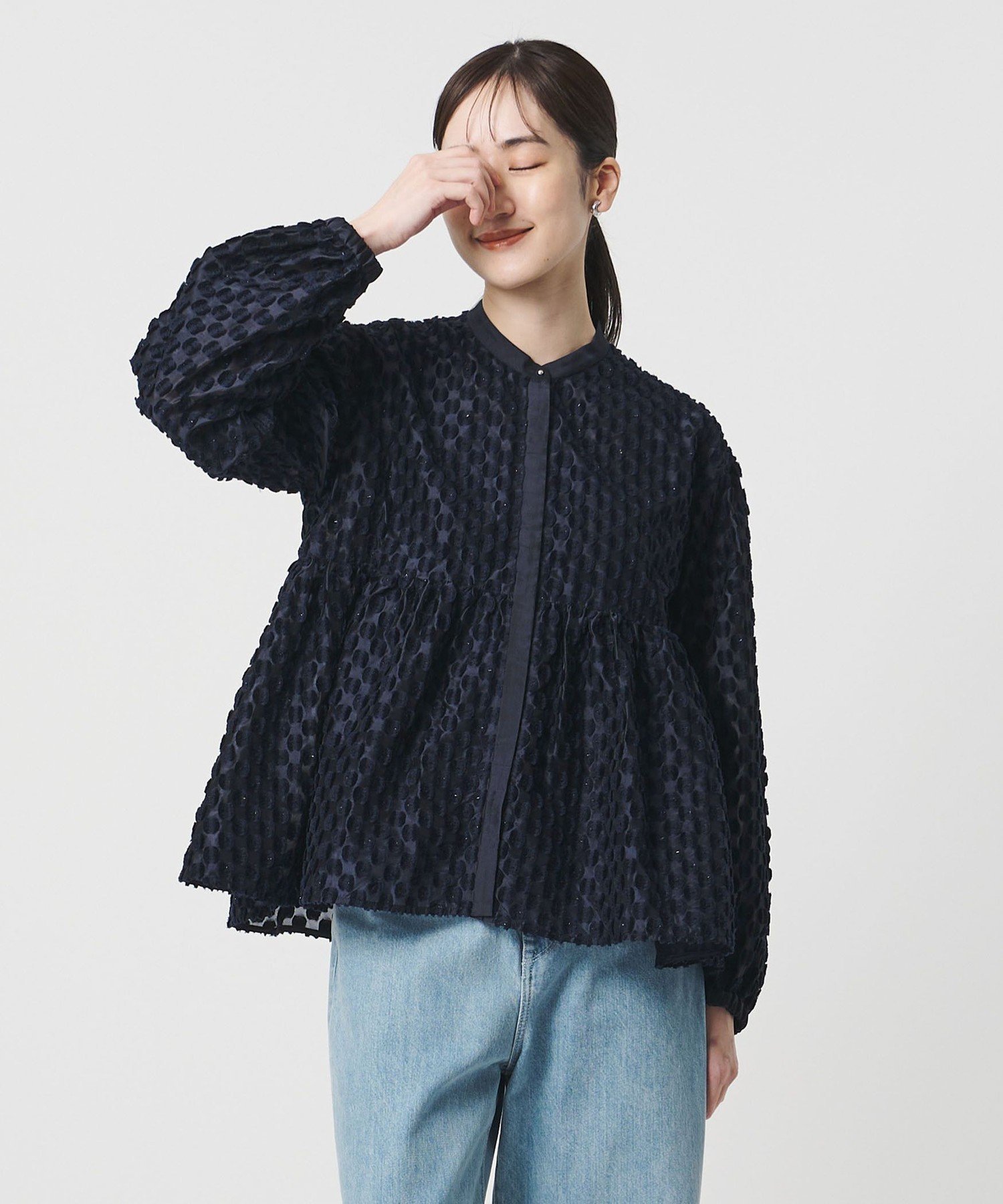 【ユナイテッドアローズ/UNITED ARROWS】のラメ ドットジャガード ブラウス インテリア・キッズ・メンズ・レディースファッション・服の通販 founy(ファニー) 　ファッション　Fashion　レディースファッション　Fashion for Women　トップス・カットソー　Cut & Sew Tops　シャツ・ブラウス・オフィスカジュアル　Elegant Blouses & Button-Ups　タイトスカート　Pencil Skirt, Tight Skirt　ドット　Polka Dot, Dot Pattern　ペプラム　Peplum, Flared Hem　ワイド　Wide, Wide Fit　無地　Plain, Solid Color　NAVY|ID: prp329100004830982 ipo3291000000035170129