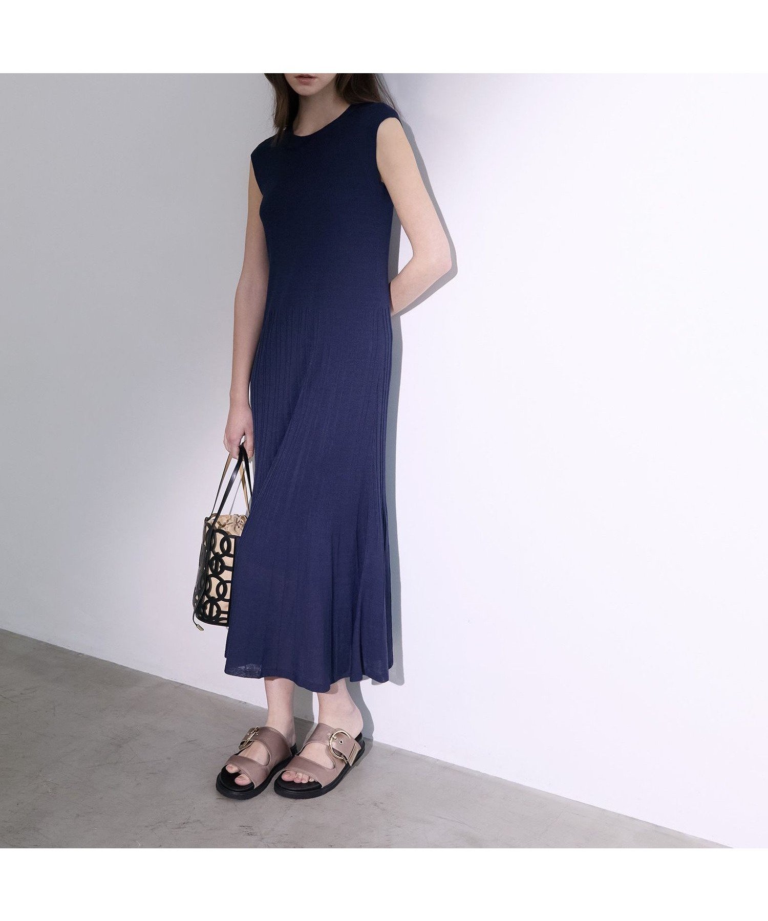【エポカ/EPOCA】のリネンナイロン リブニットドレス インテリア・キッズ・メンズ・レディースファッション・服の通販 founy(ファニー) 　ファッション　Fashion　レディースファッション　Fashion for Women　トップス・カットソー　Cut & Sew Tops　ニット　Knit Tops & Sweaters　ワンピース　Dresses　フォーマル・パーティードレス・結婚式用ドレス　Elegant & Casual Dresses　おすすめ　Recommended / Our Picks　アンダー　Underwear Essentials　ドレス　Dress, One-Piece　フィット　Fit, Slim Fit　フレア　Flare, Flared　ブルゾン　Blouson, Bomber Jacket　リネン　Linen, Linen Fabric　夏　Summer　春　Spring　ネイビー|ID: prp329100004831033 ipo3291000000035171264