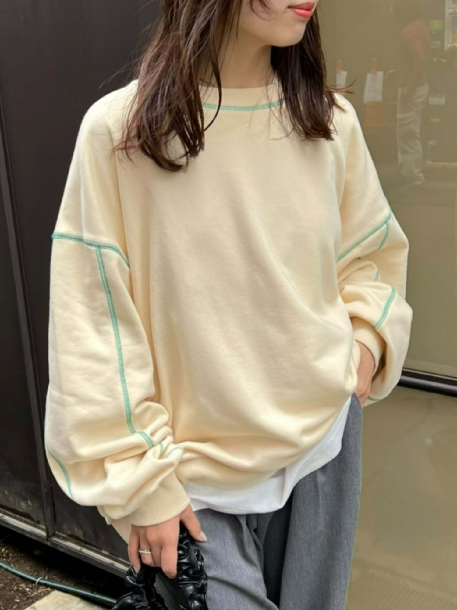 【チャオパニックティピー/CIAOPANIC TYPY】の【HELLO.SANFRANCISCO】配色ステッチオーバースウェット インテリア・キッズ・メンズ・レディースファッション・服の通販 founy(ファニー) 　ファッション　Fashion　レディースファッション　Fashion for Women　トップス・カットソー　Cut & Sew Tops　レディースパーカー・カジュアルフーディー　Casual Hoodies & Sweatshirts　スウェット・クルーネックトップス　Sweatshirts & Crewnecks / Relaxed Fit Sweat Tops　スウェット / スエット　Sweatshirt, Sweatwear　デニム　Denim, Jeans Material　トレンド　Trend, Trending Now　定番　Standard, Basic Item　リラックス　Relax, Relaxed Fit　ロング　Long, Long-Length　再入荷　Restock / Back in Stock　おすすめ　Recommended / Our Picks　オフホワイト|ID: prp329100004831117 ipo3291000000035172988